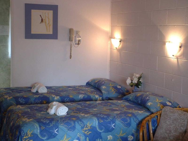 Midway Motel