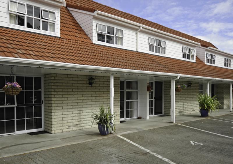 Midway Motel