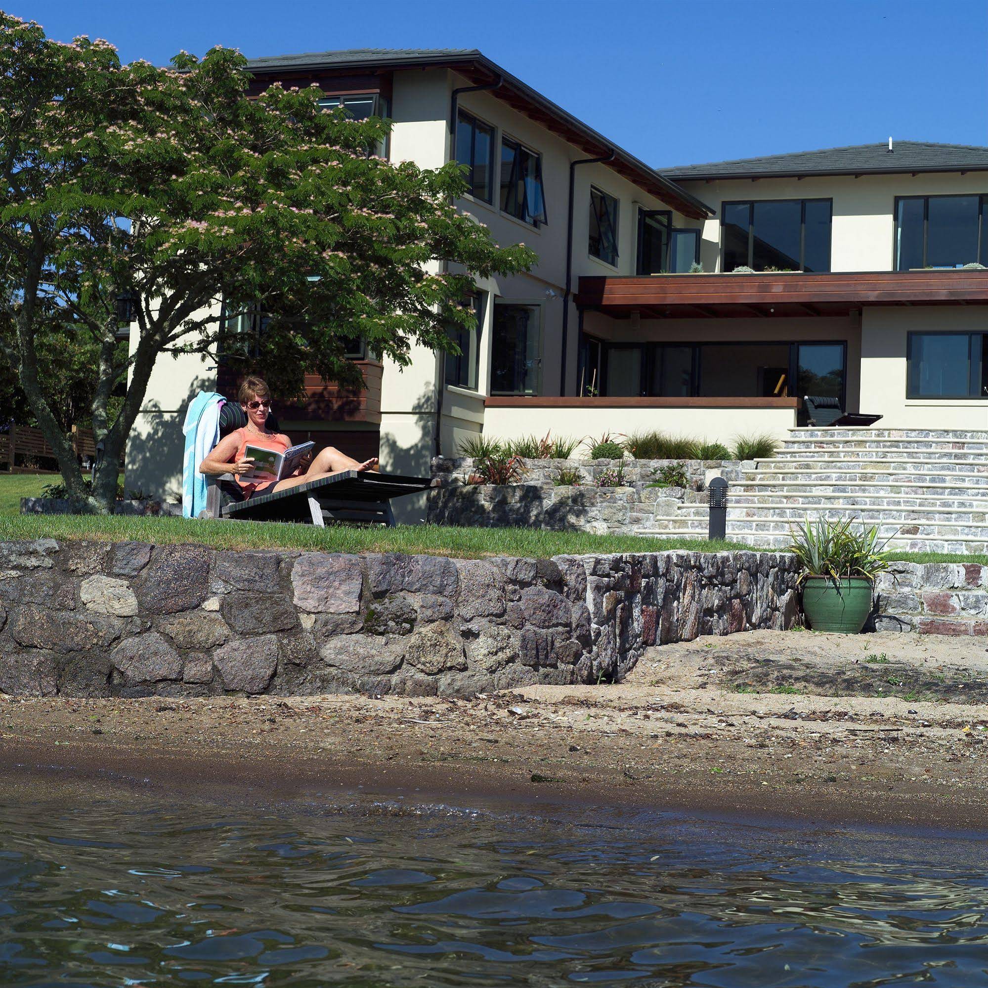 Nicara Lakeside Lodge