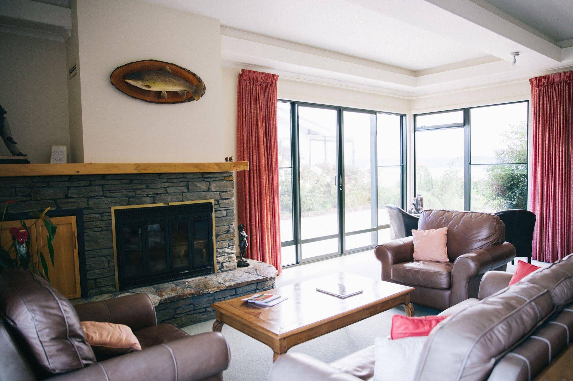 Nicara Lakeside Lodge