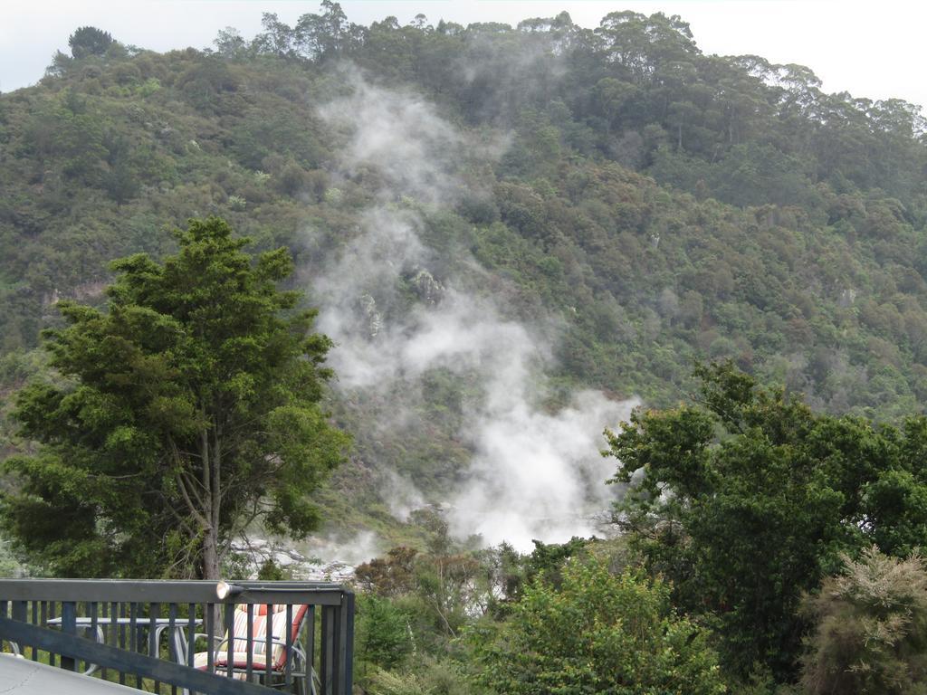 Pohutu Lodge