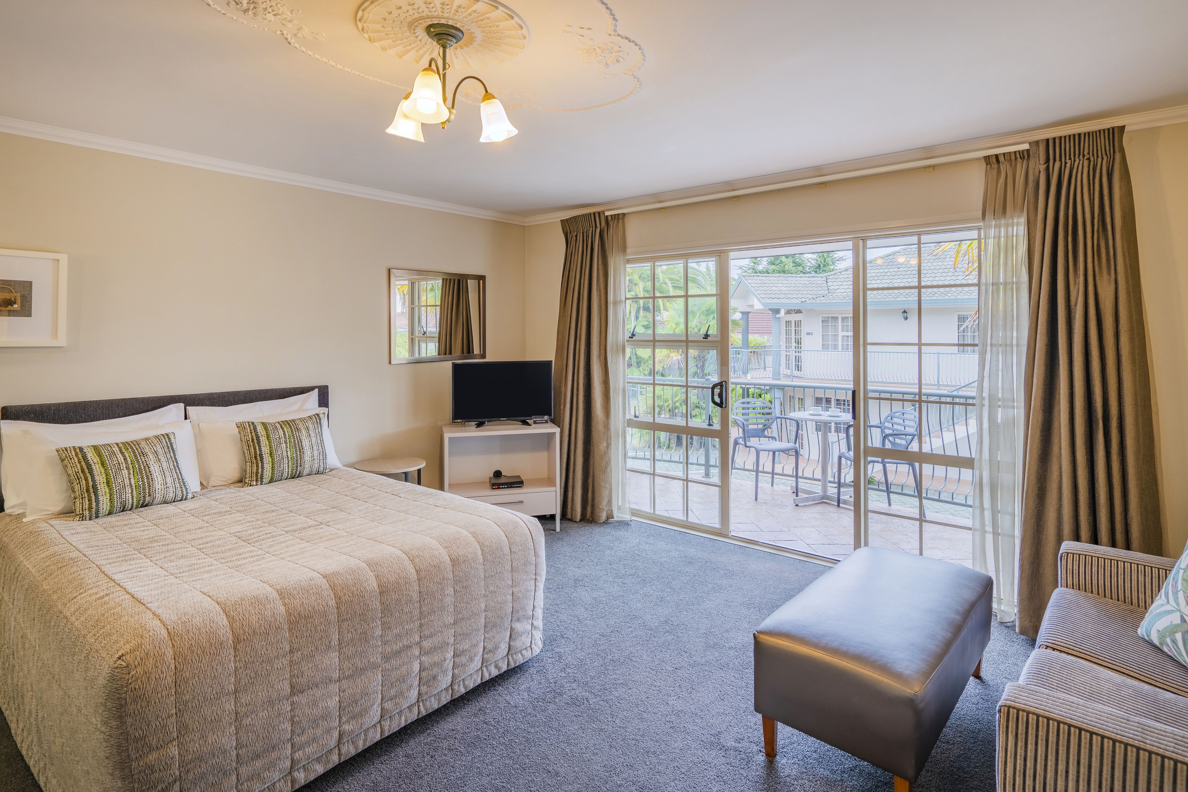 Silver Fern Rotorua Suites & Spa