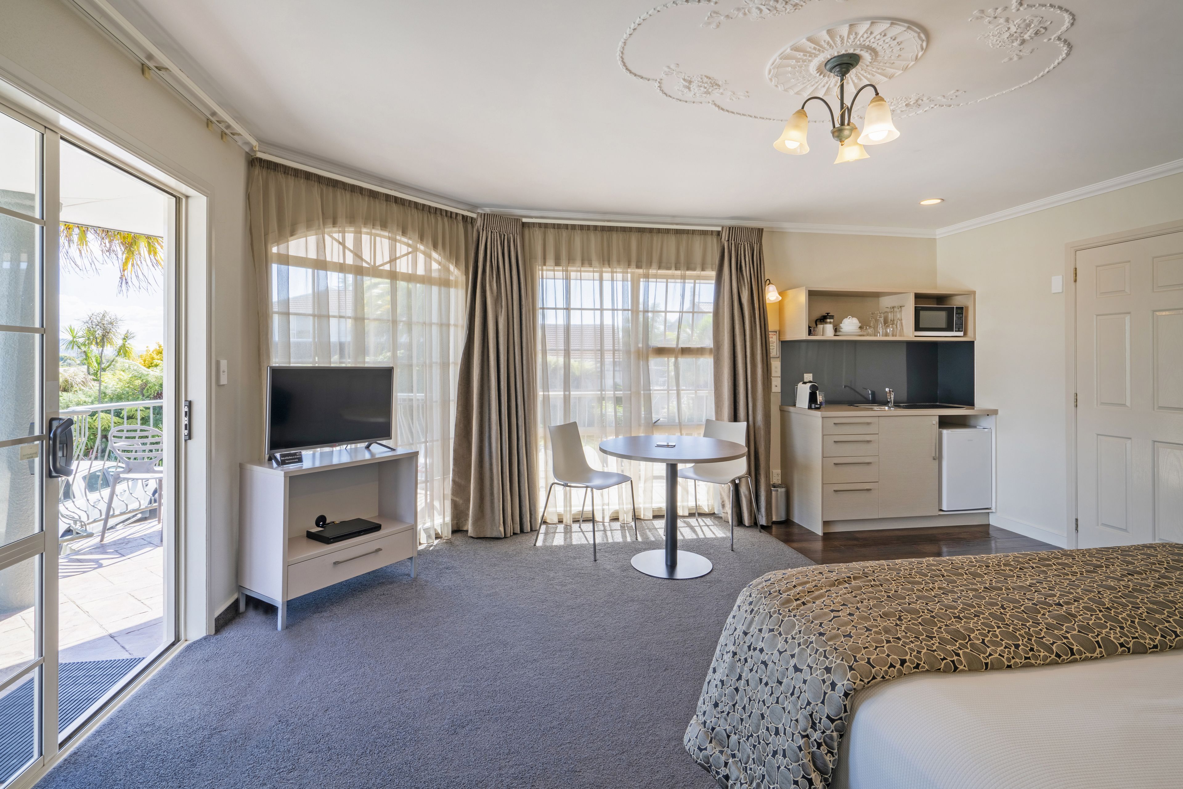 Silver Fern Rotorua Suites & Spa