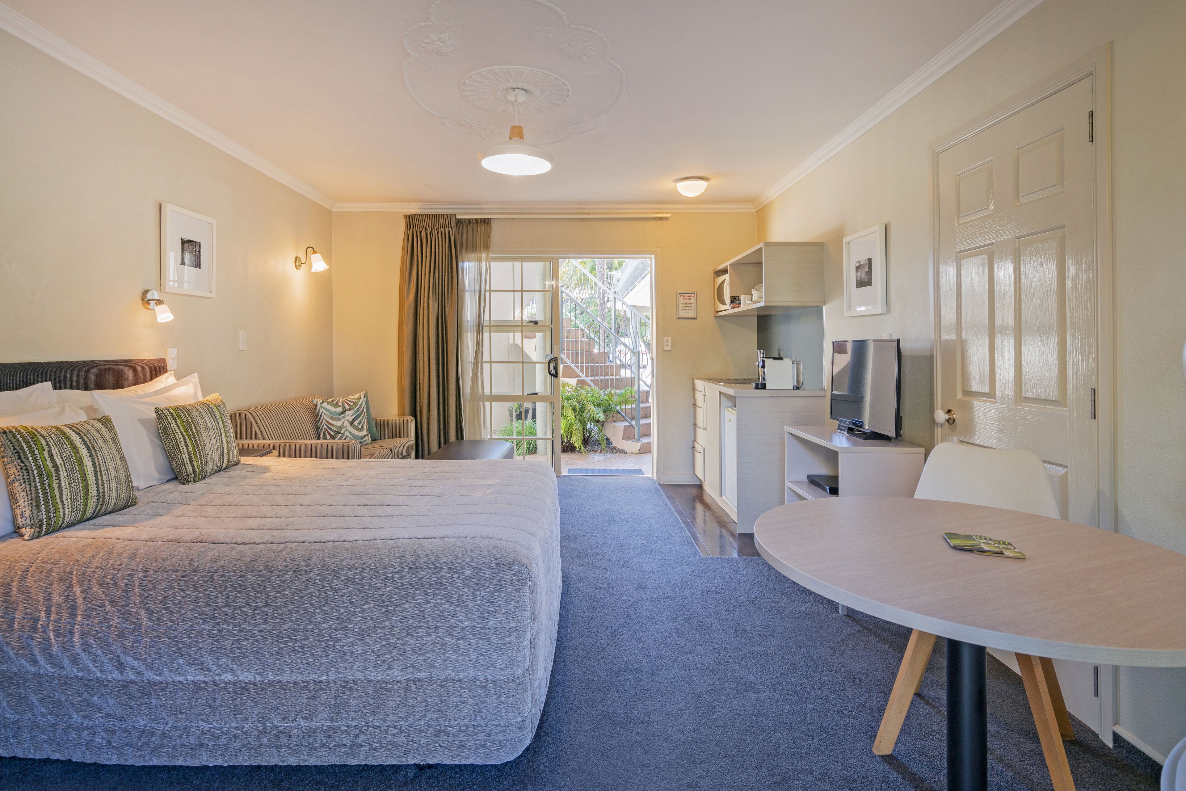 Silver Fern Rotorua Suites & Spa