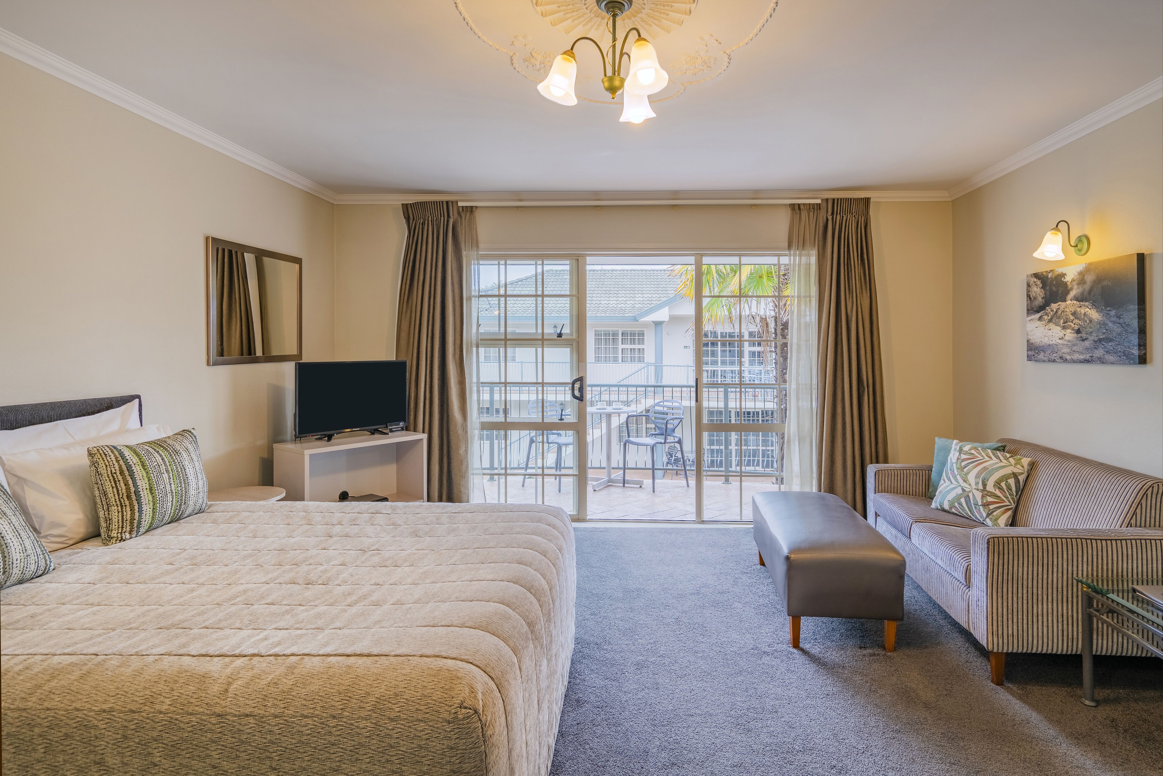 Silver Fern Rotorua Suites & Spa