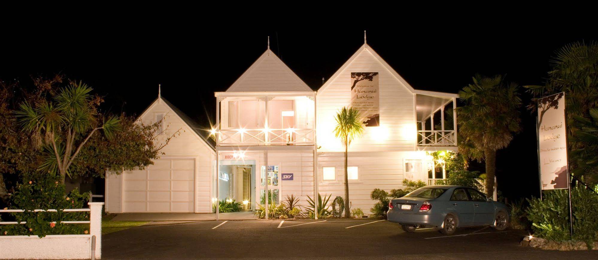 Hananui Lodge and Apartments