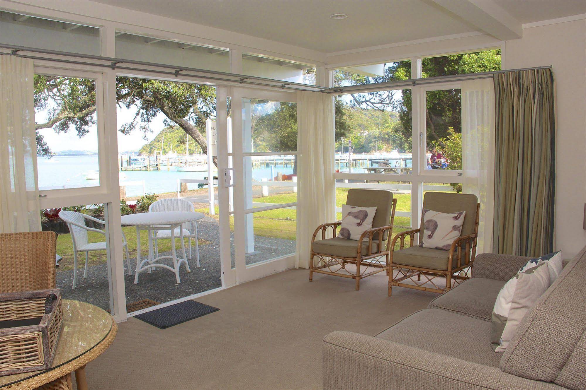 Hananui Lodge and Apartments