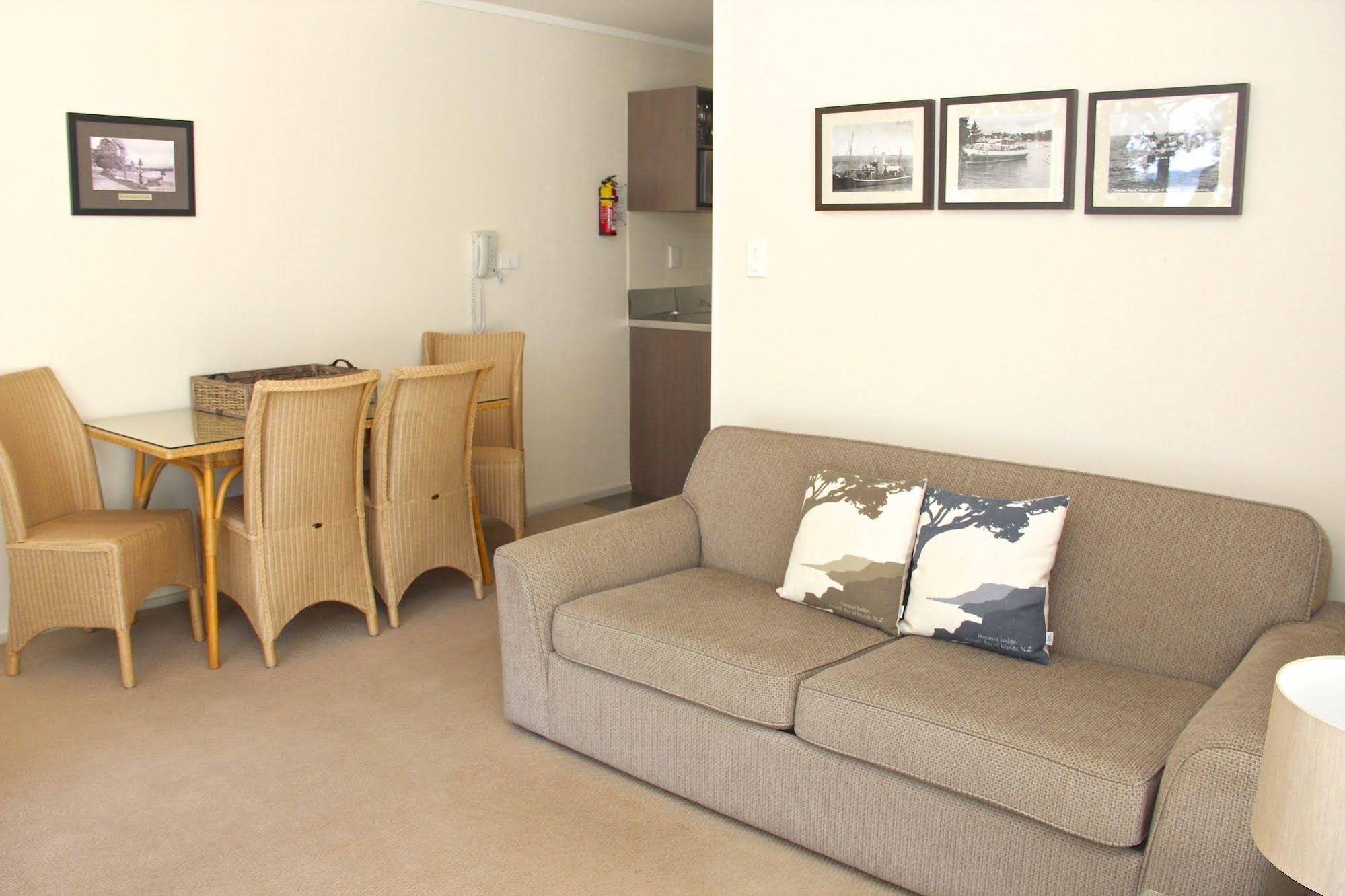 Hananui Lodge and Apartments