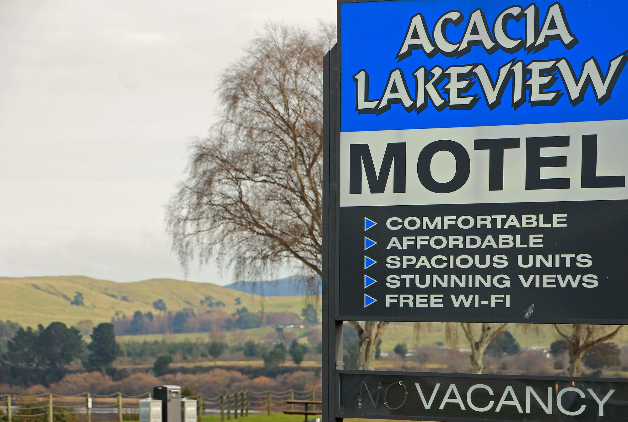 Acacia Lake View Motel