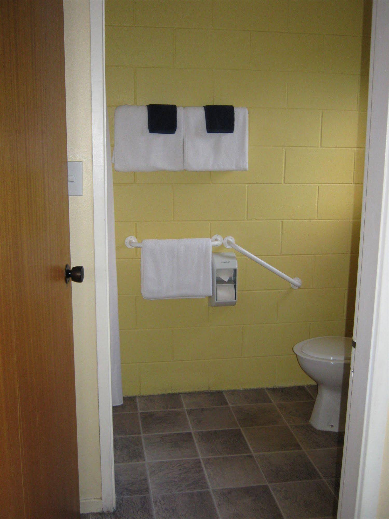 Adelphi Motel