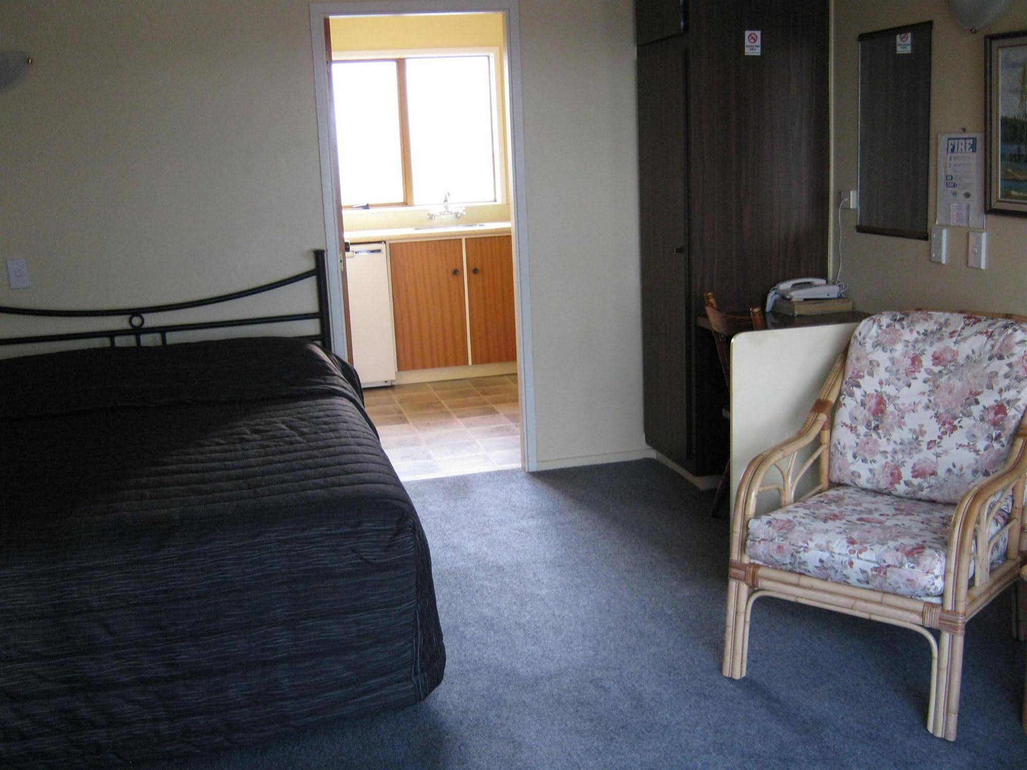 Adelphi Motel