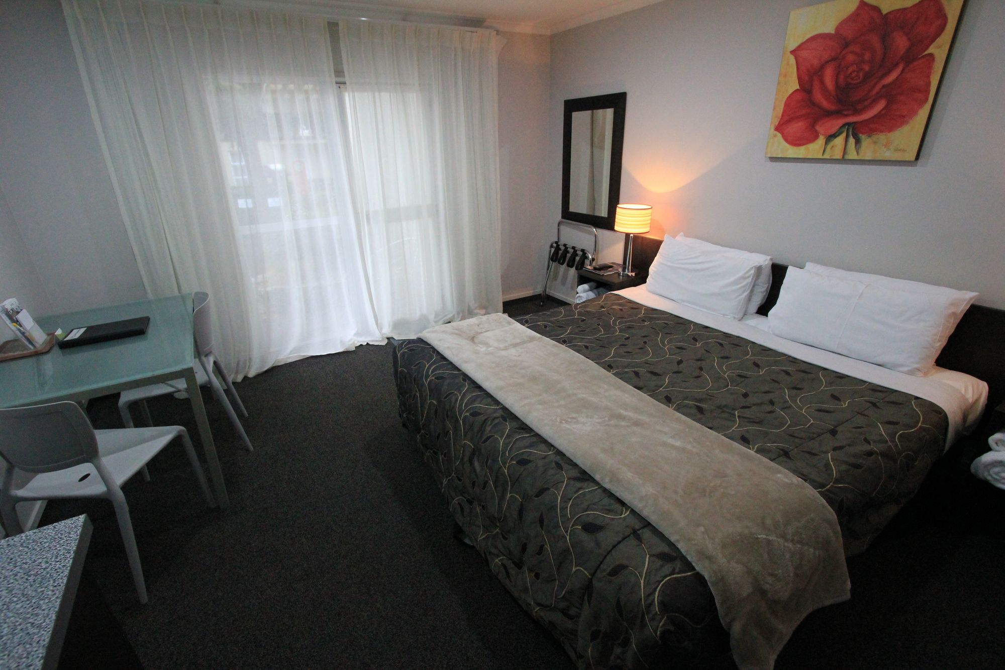 Courtney Motel