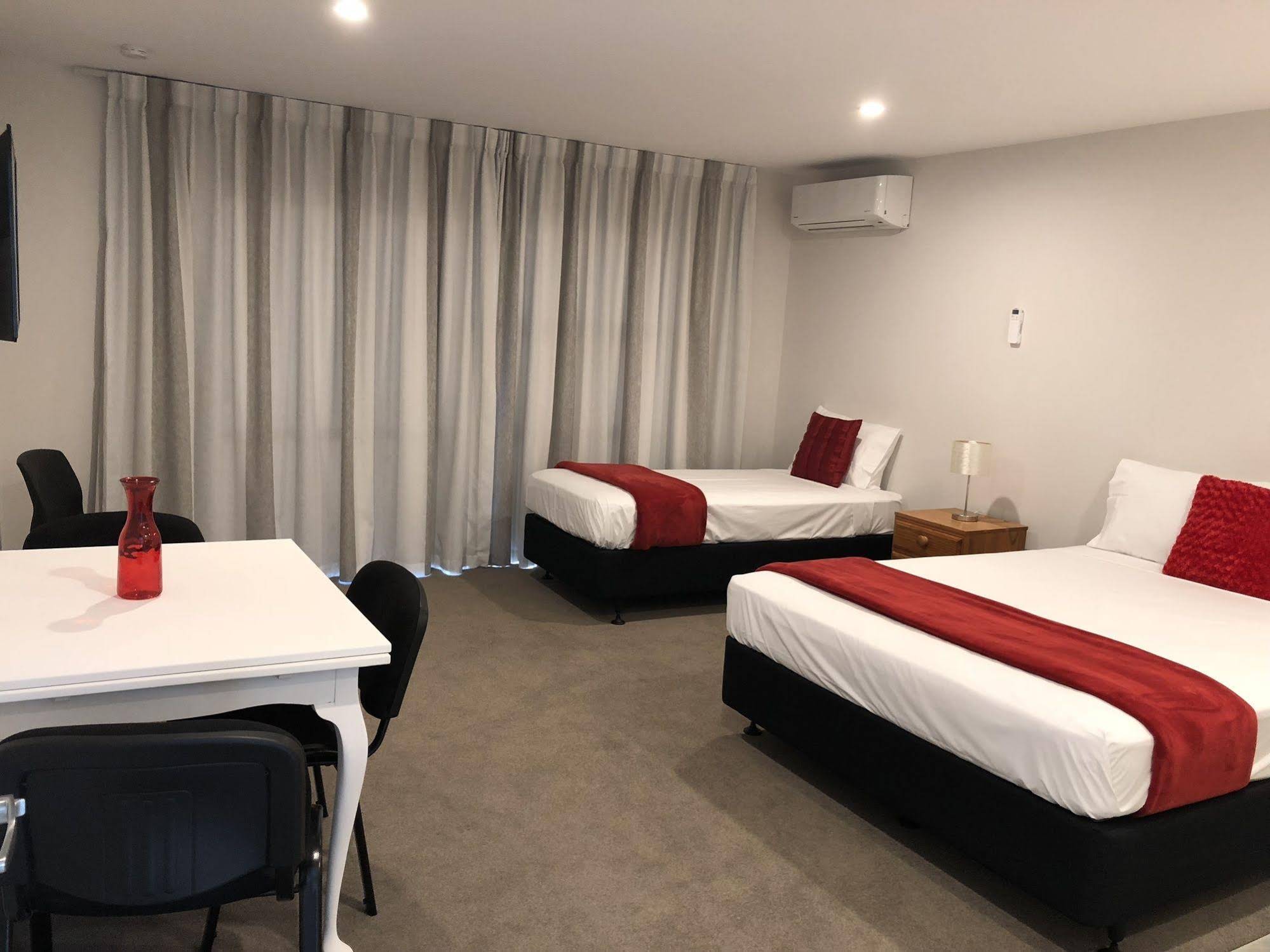Dunrovin Motel