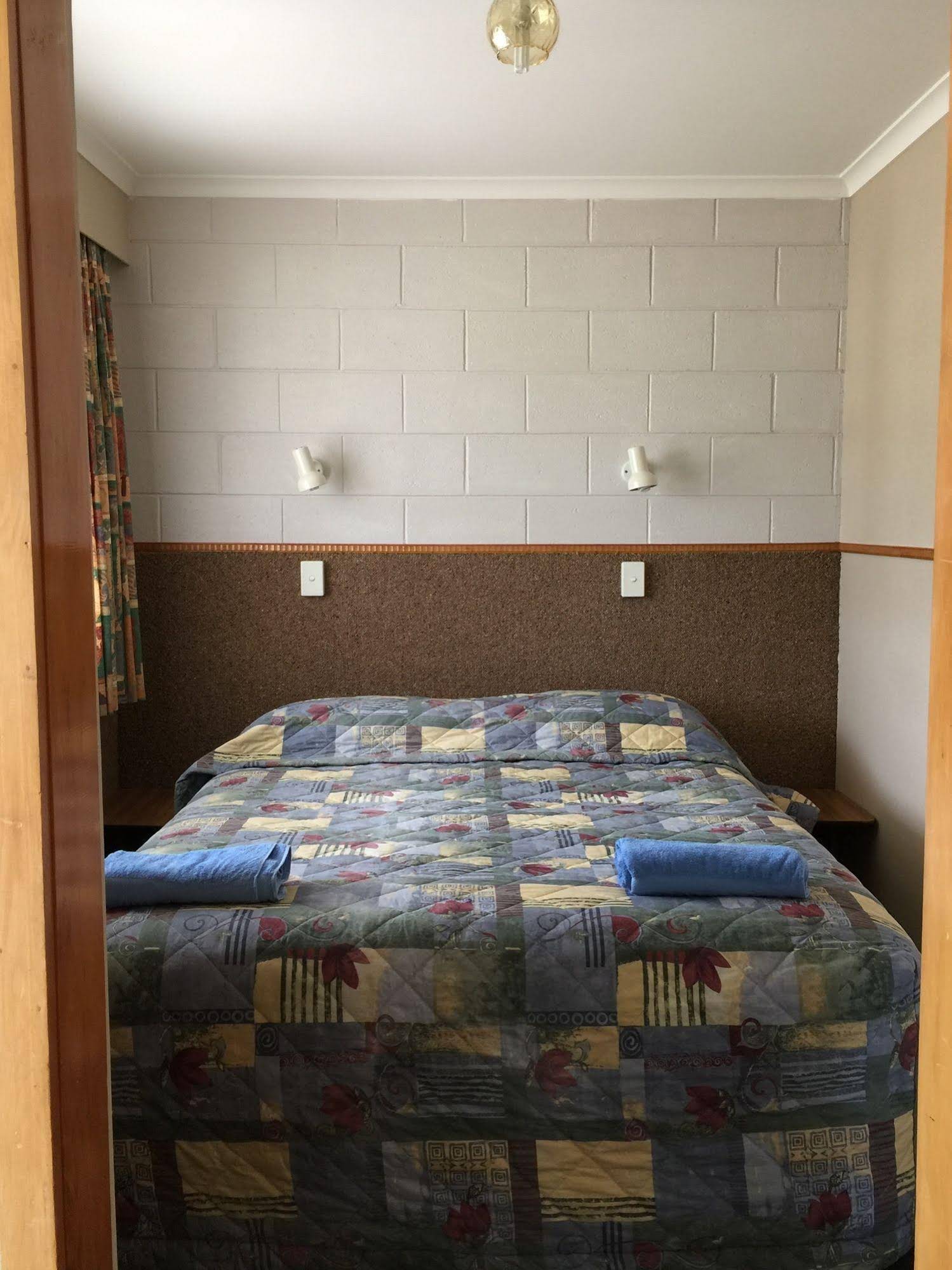 Dunrovin Motel