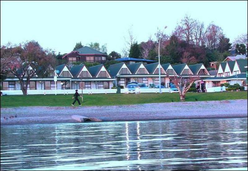 Gables Lakefront Motel