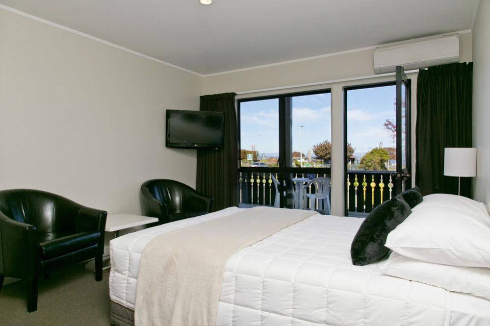 Le Chalet Suisse Taupo