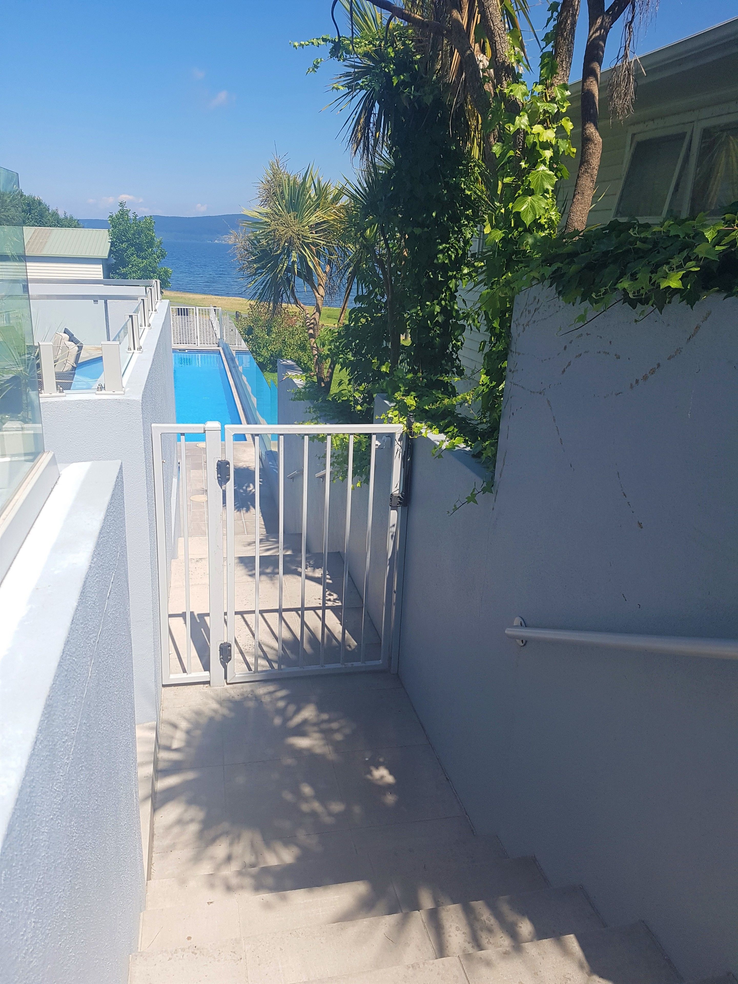 Waimahana Apartments