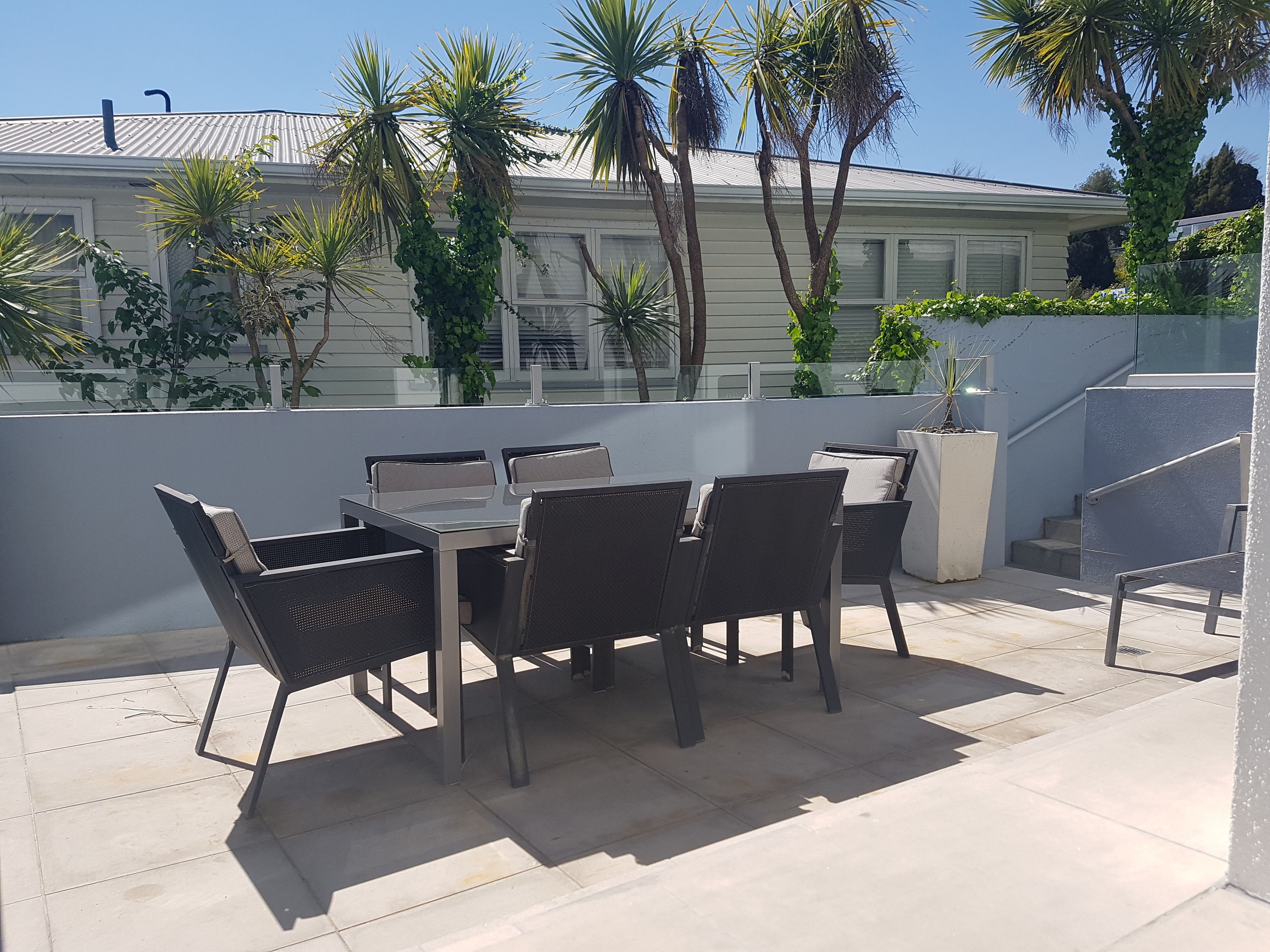 Waimahana Apartments