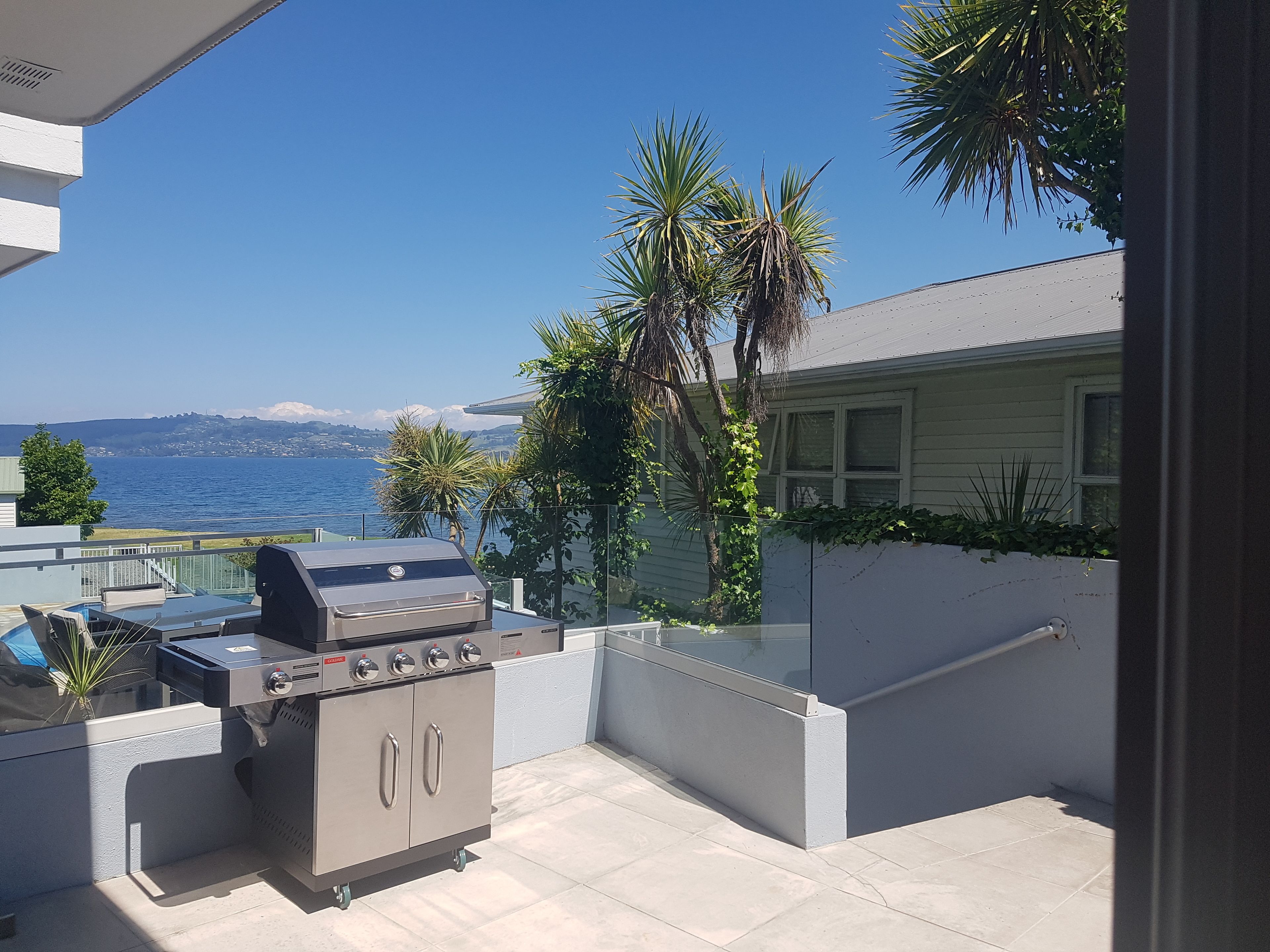 Waimahana Apartments