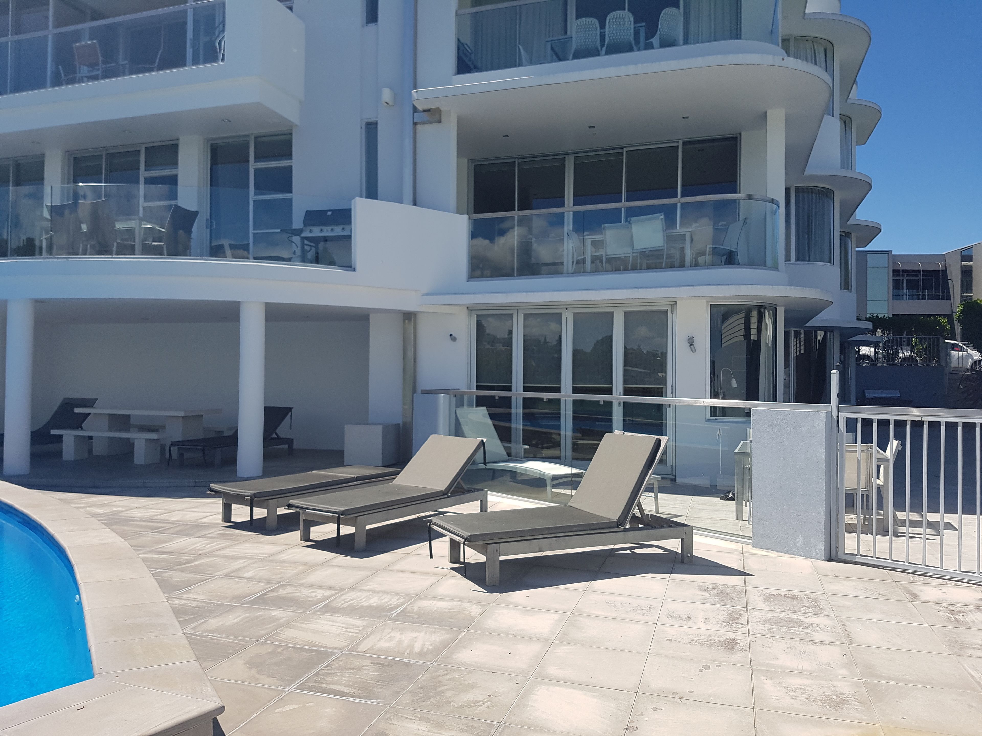 Waimahana Apartments