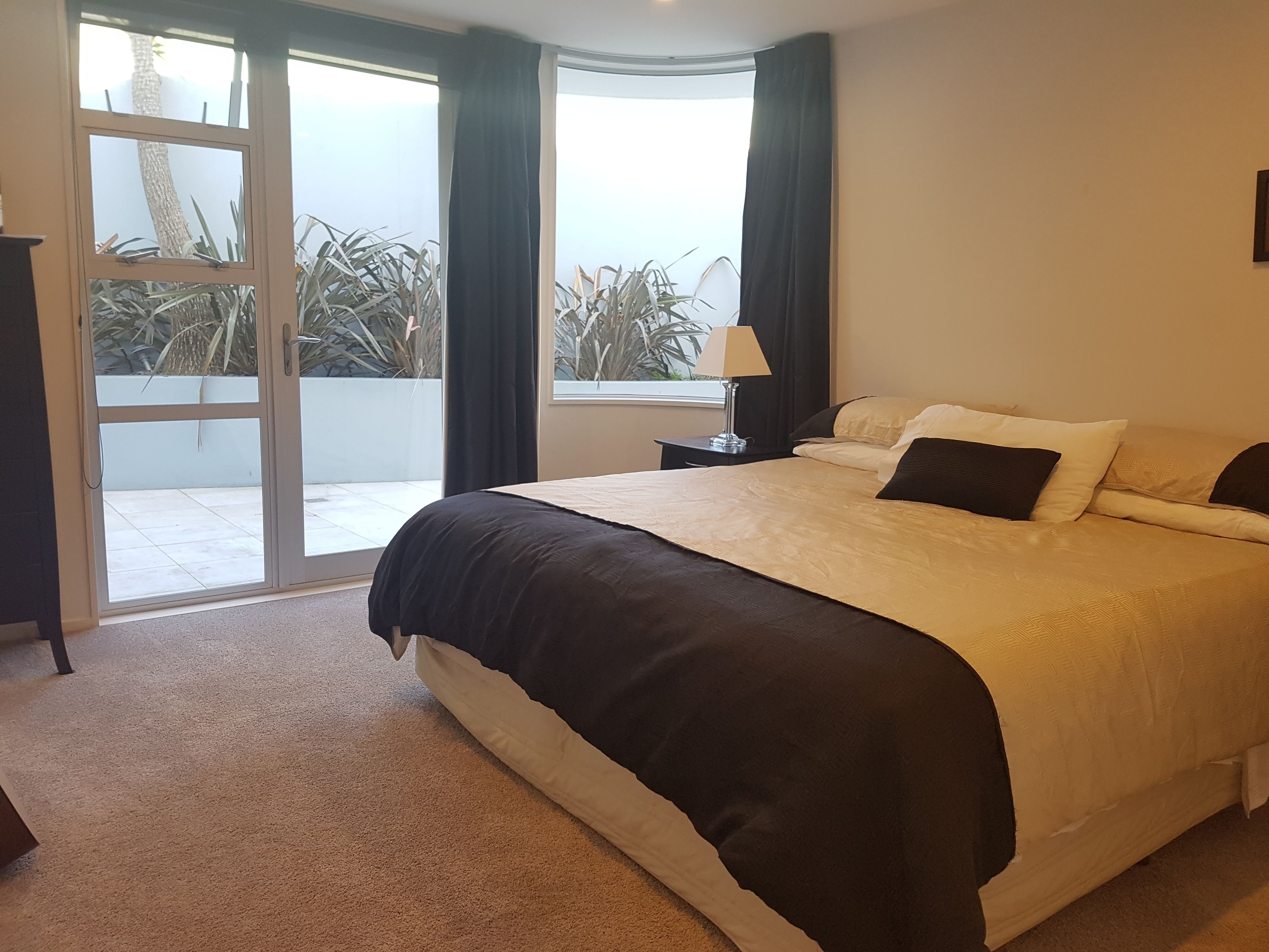 Waimahana Apartments