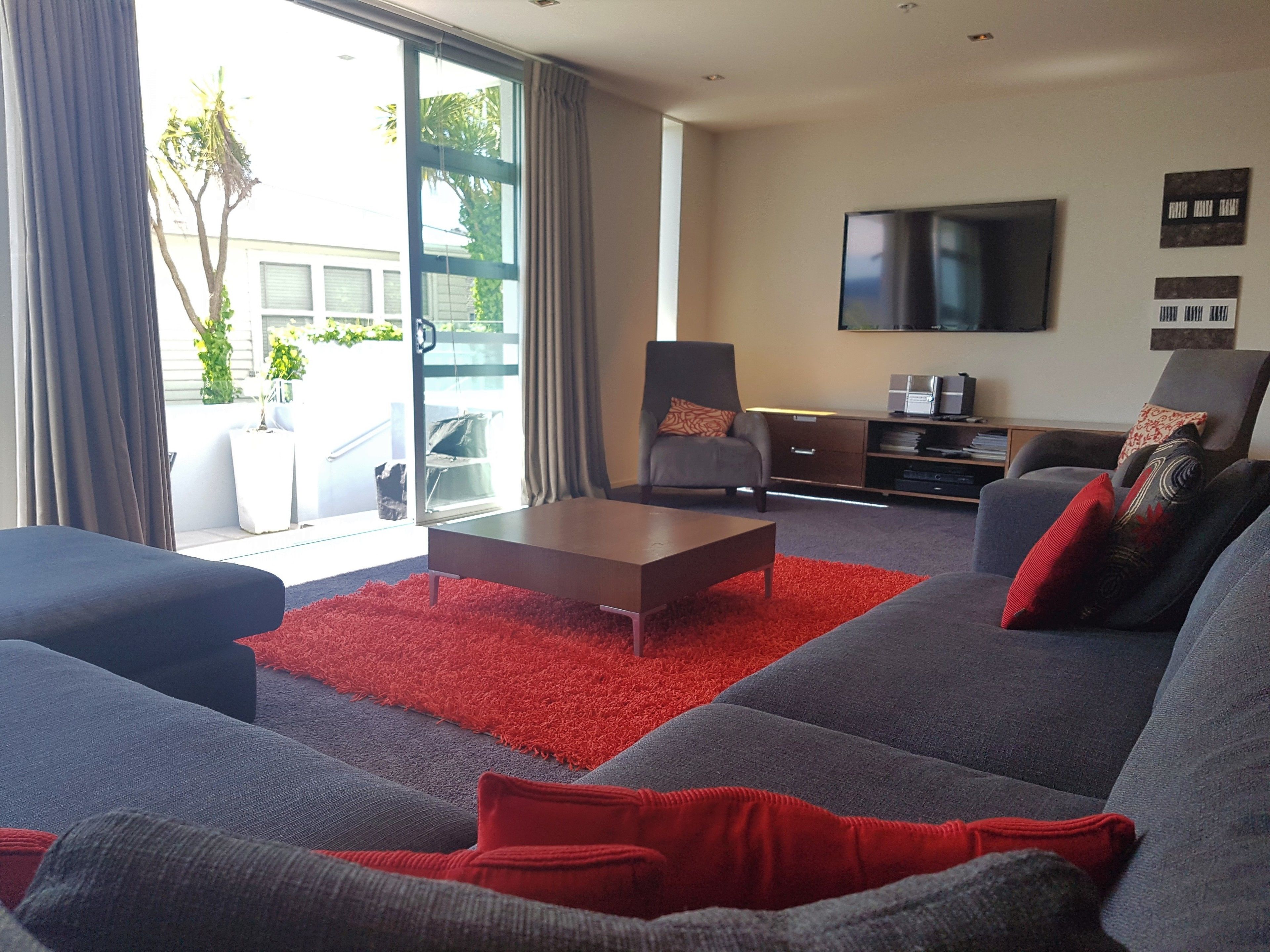 Waimahana Apartments