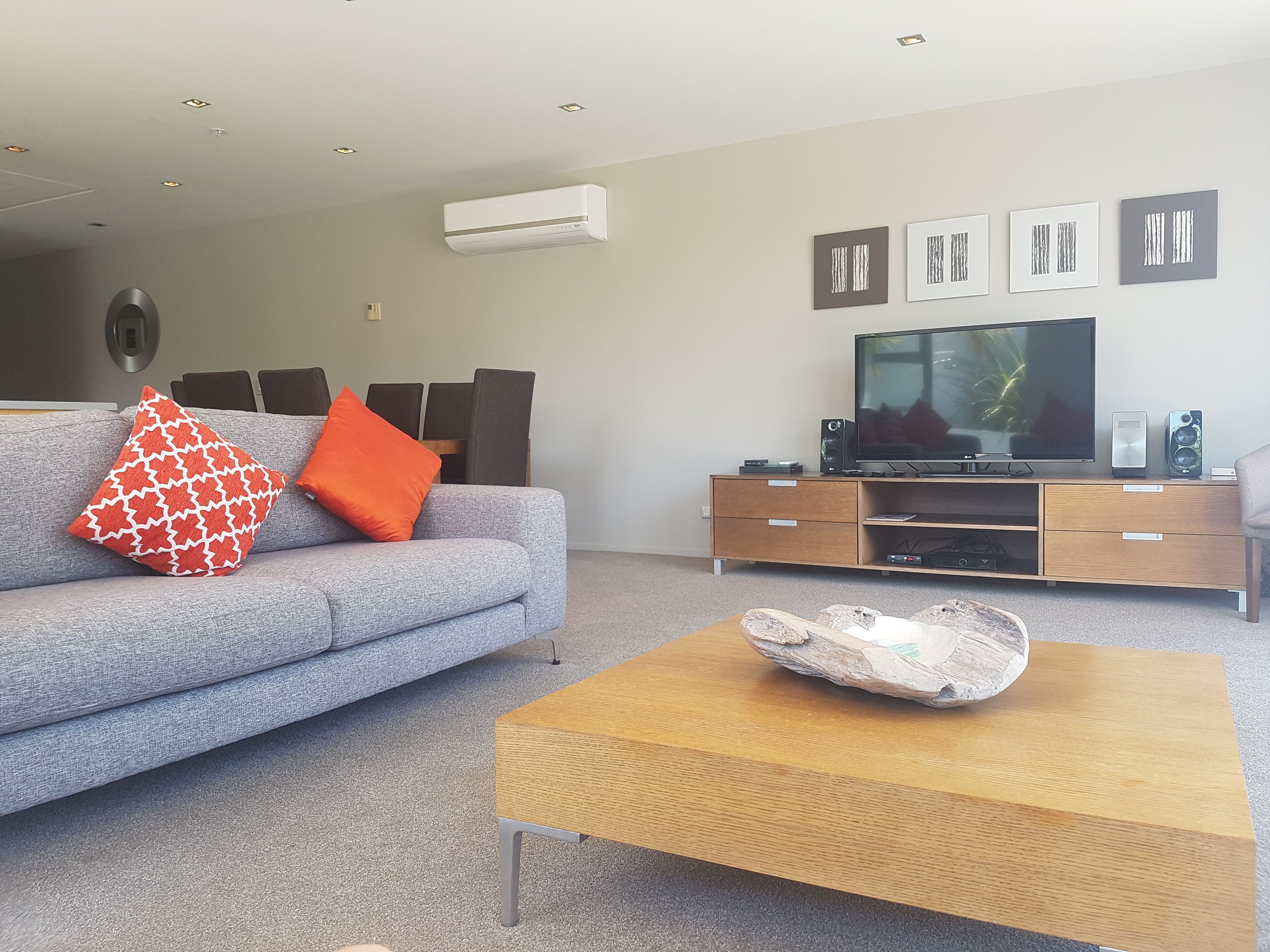 Waimahana Apartments