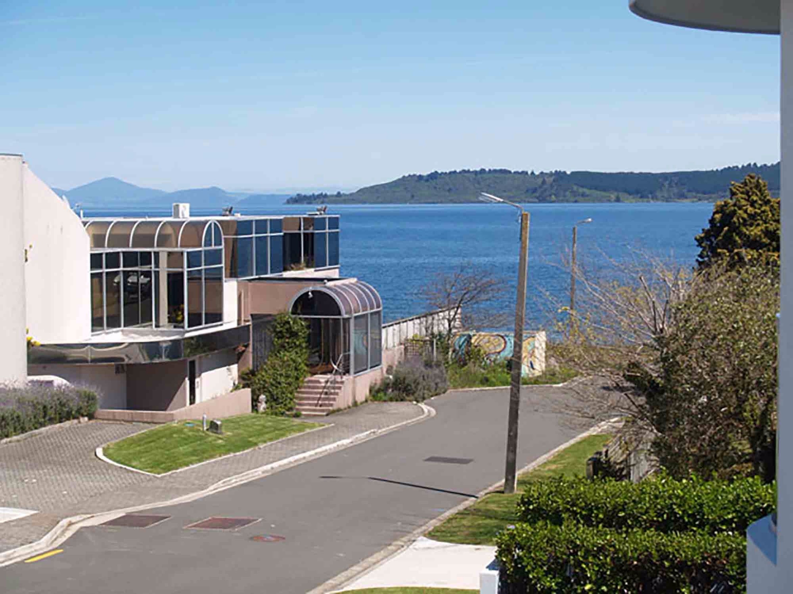 Waimahana Apartments