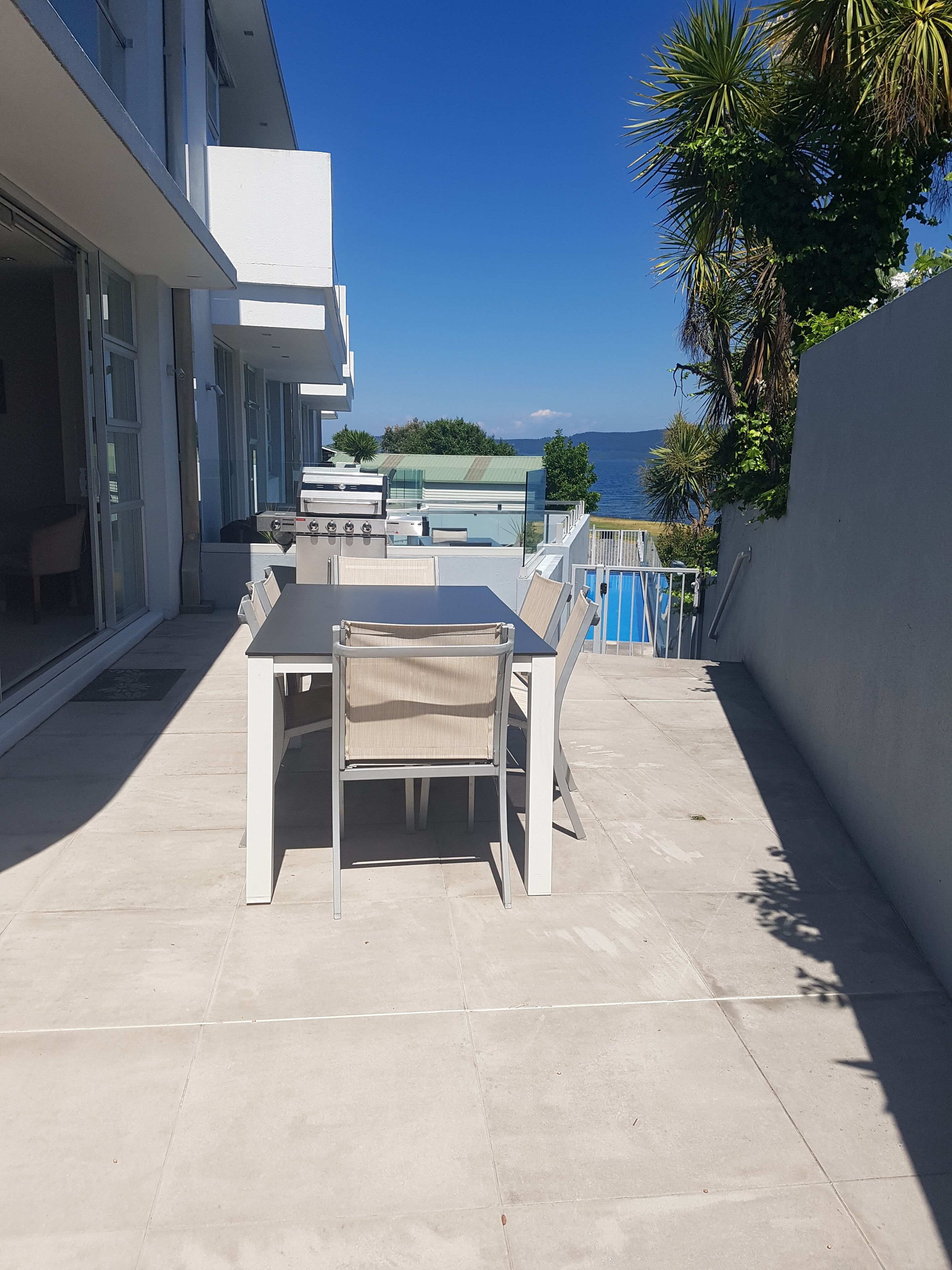 Waimahana Apartments