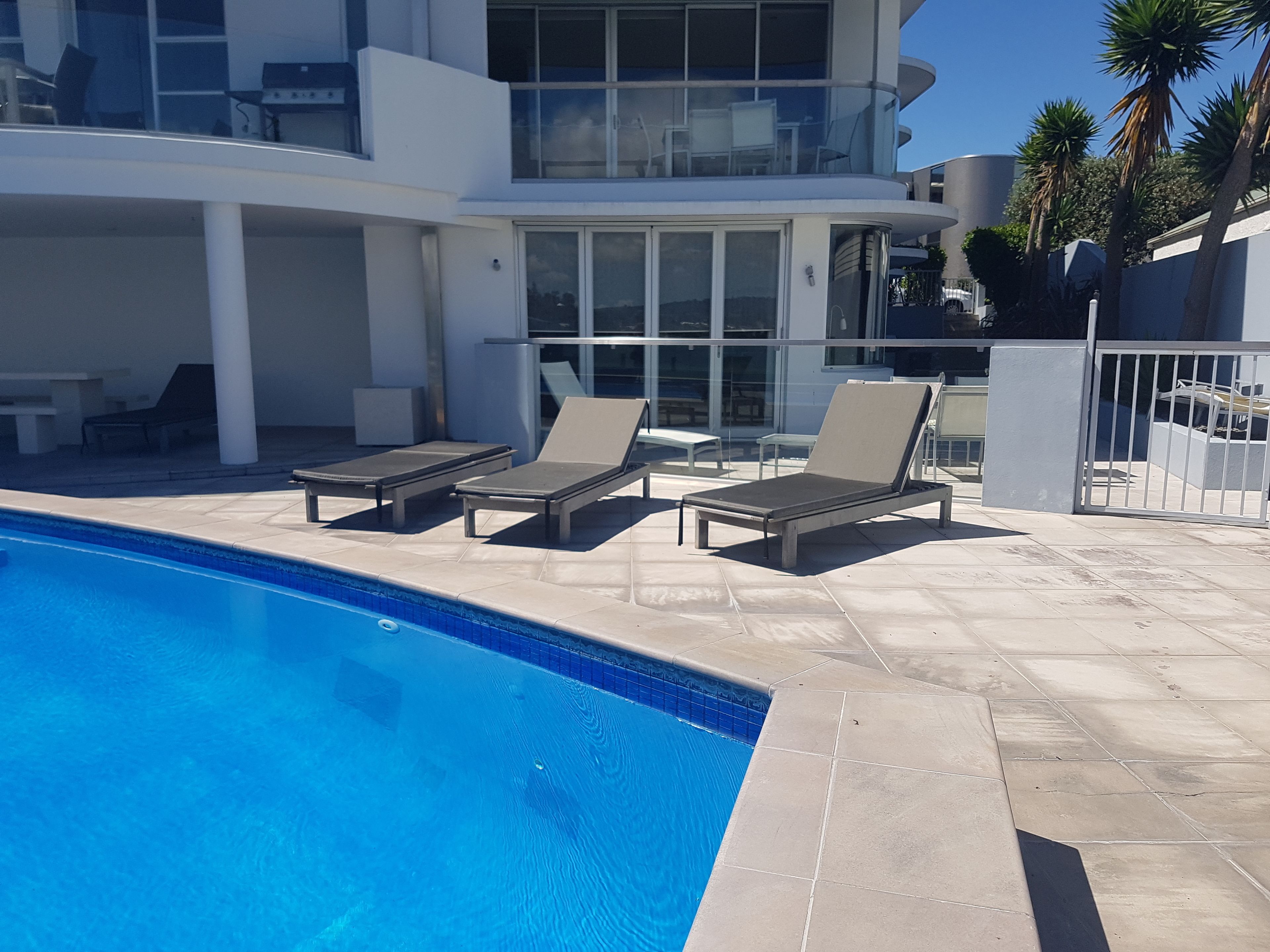 Waimahana Apartments