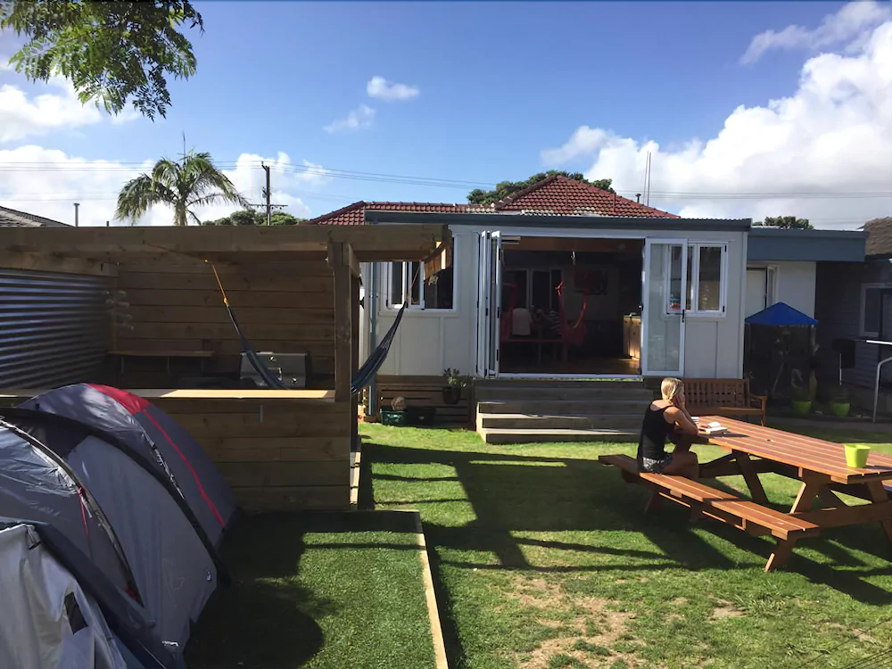 Apple Tree Backpackers
