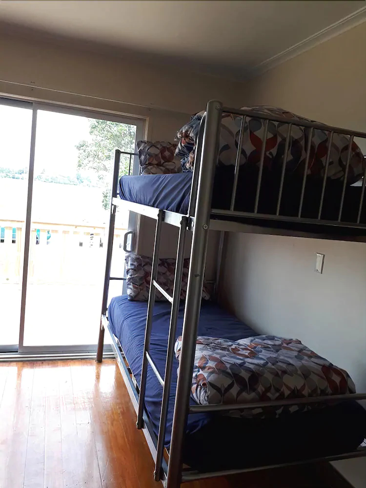 Apple Tree Backpackers