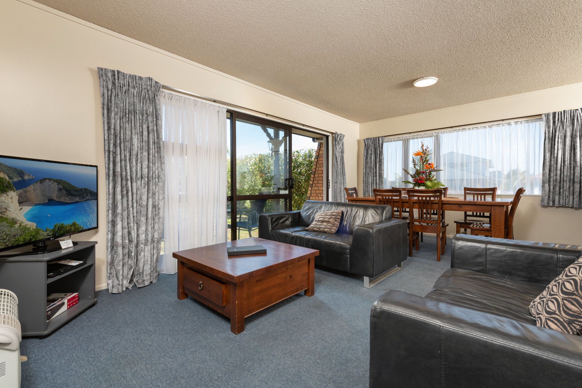 Cobblestone Court Motel