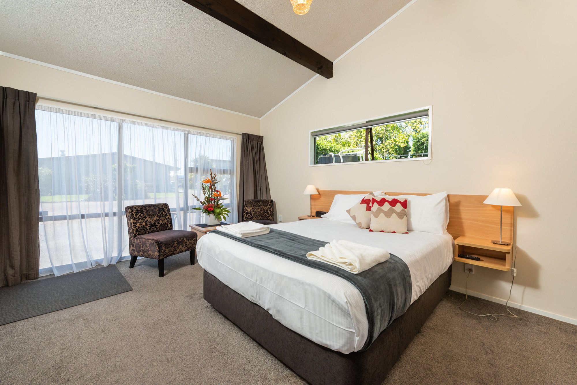 Cobblestone Court Motel