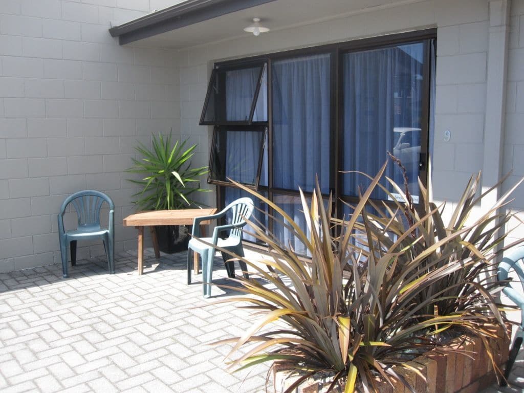Cobblestone Court Motel