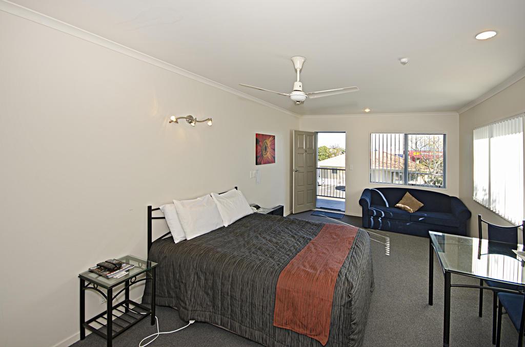 Gateway Motor Inn