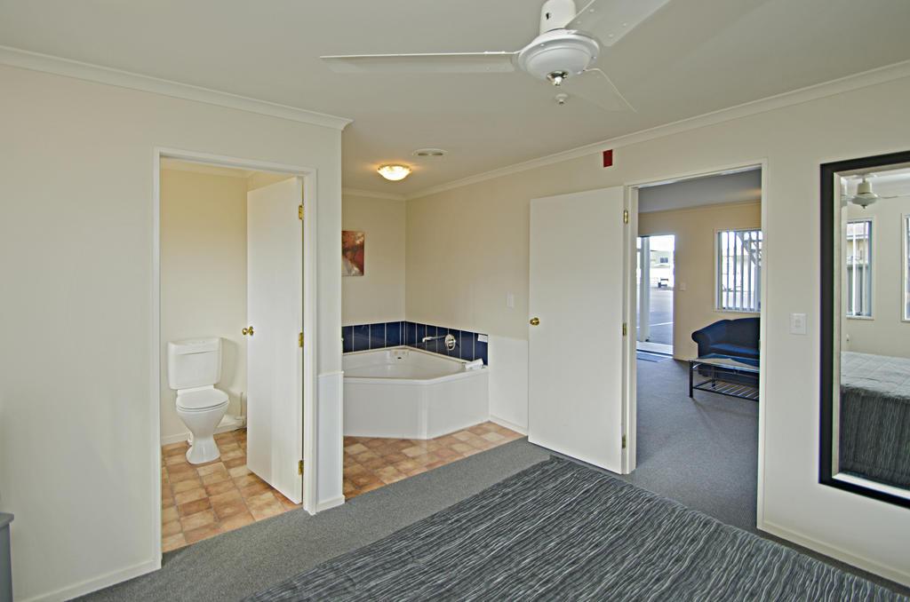 Gateway Motor Inn