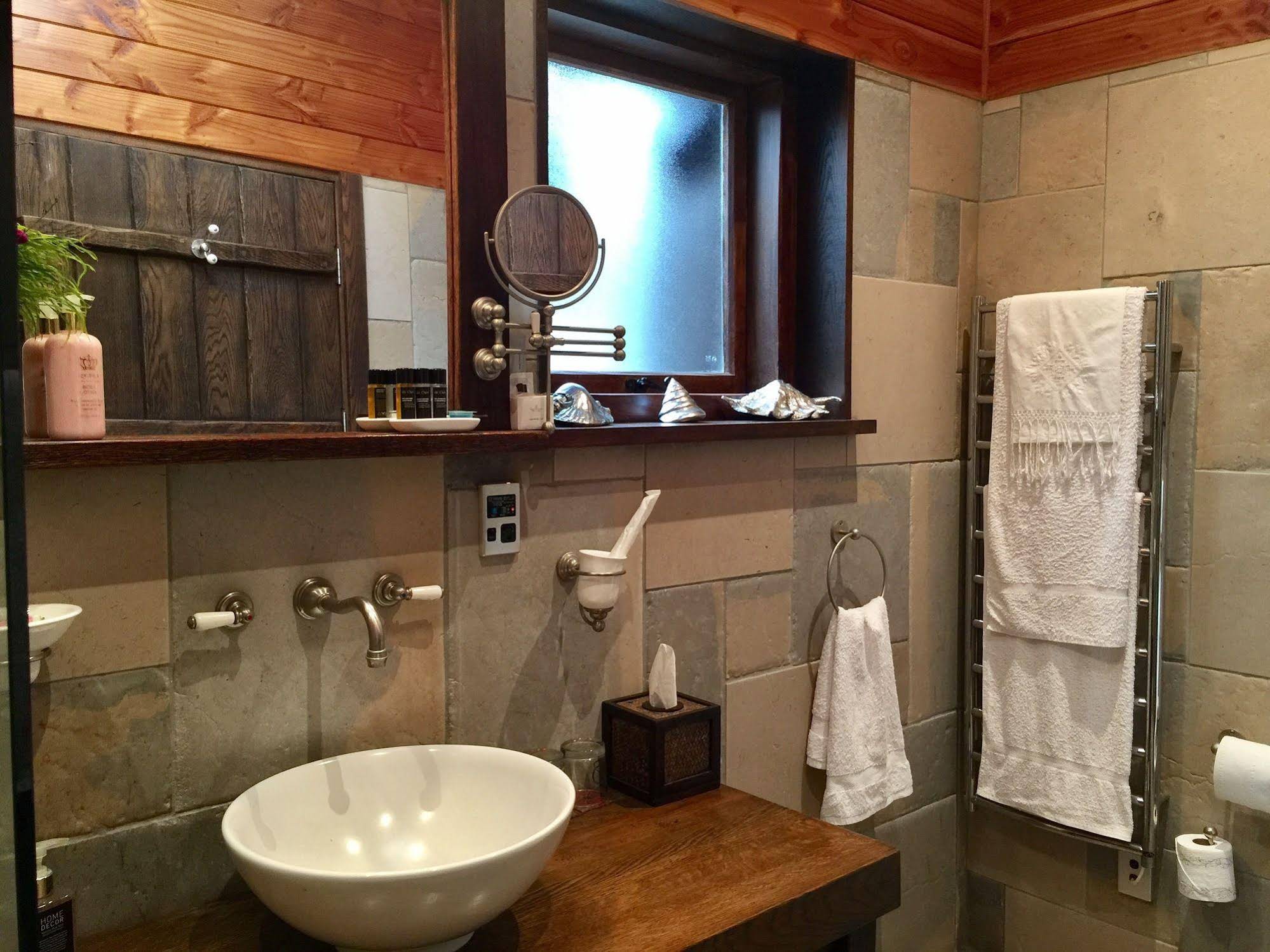 Matua Lodge