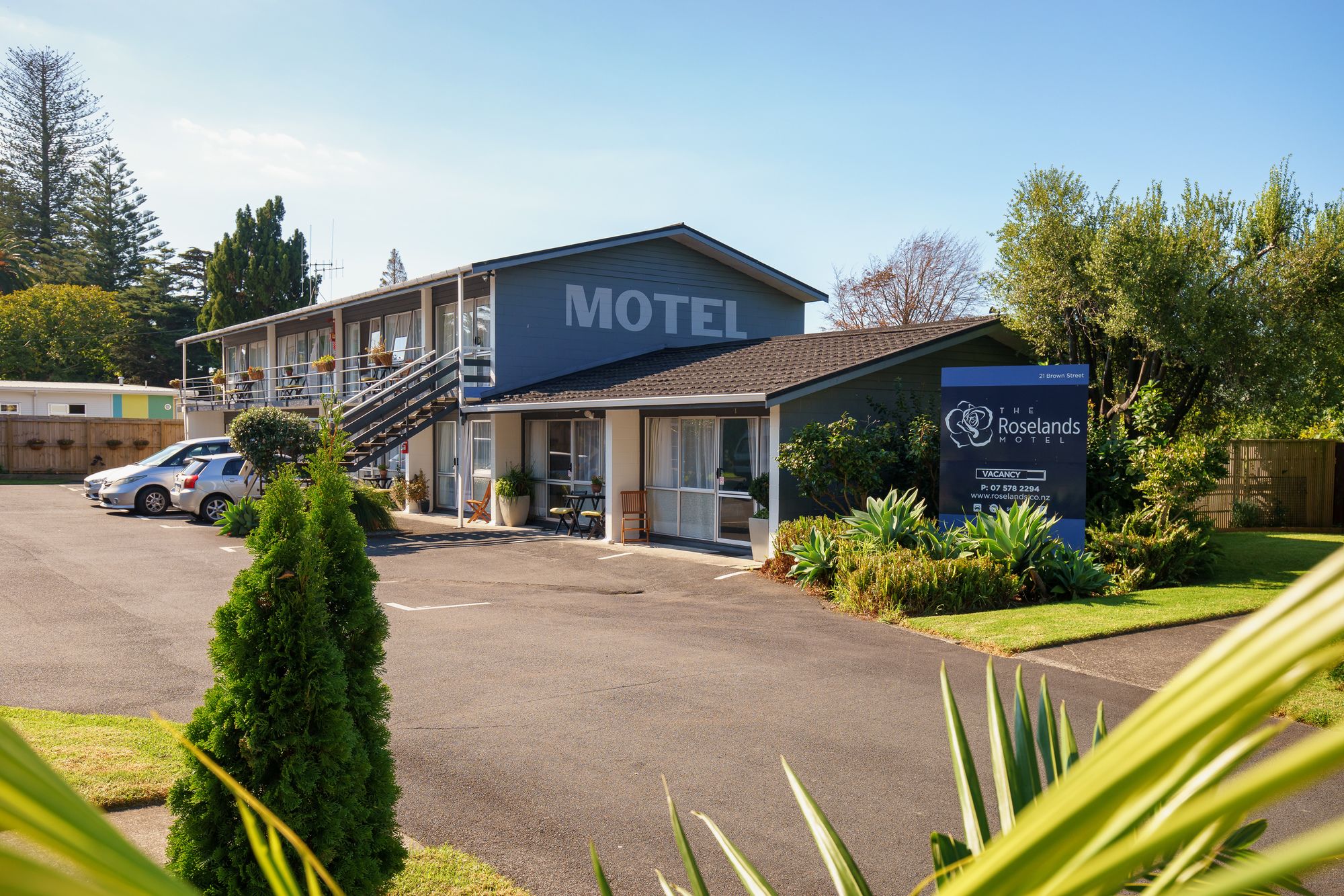 Roselands Motel