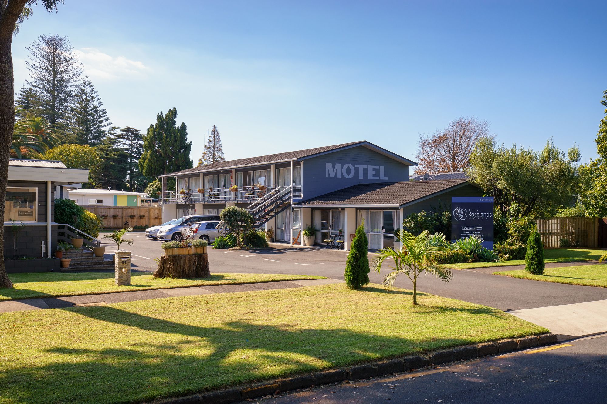 Roselands Motel