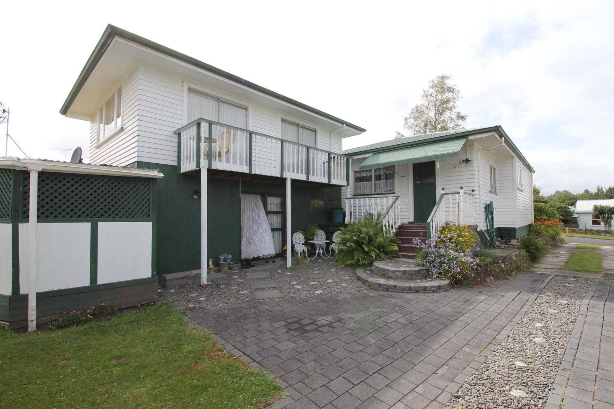 Alpha Homestead Bed & Breakfast