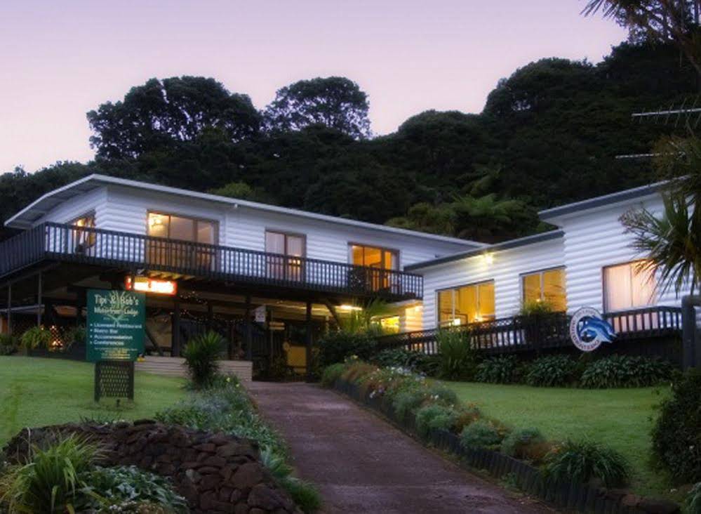 Tipi and Bob's Waterfront Lodge