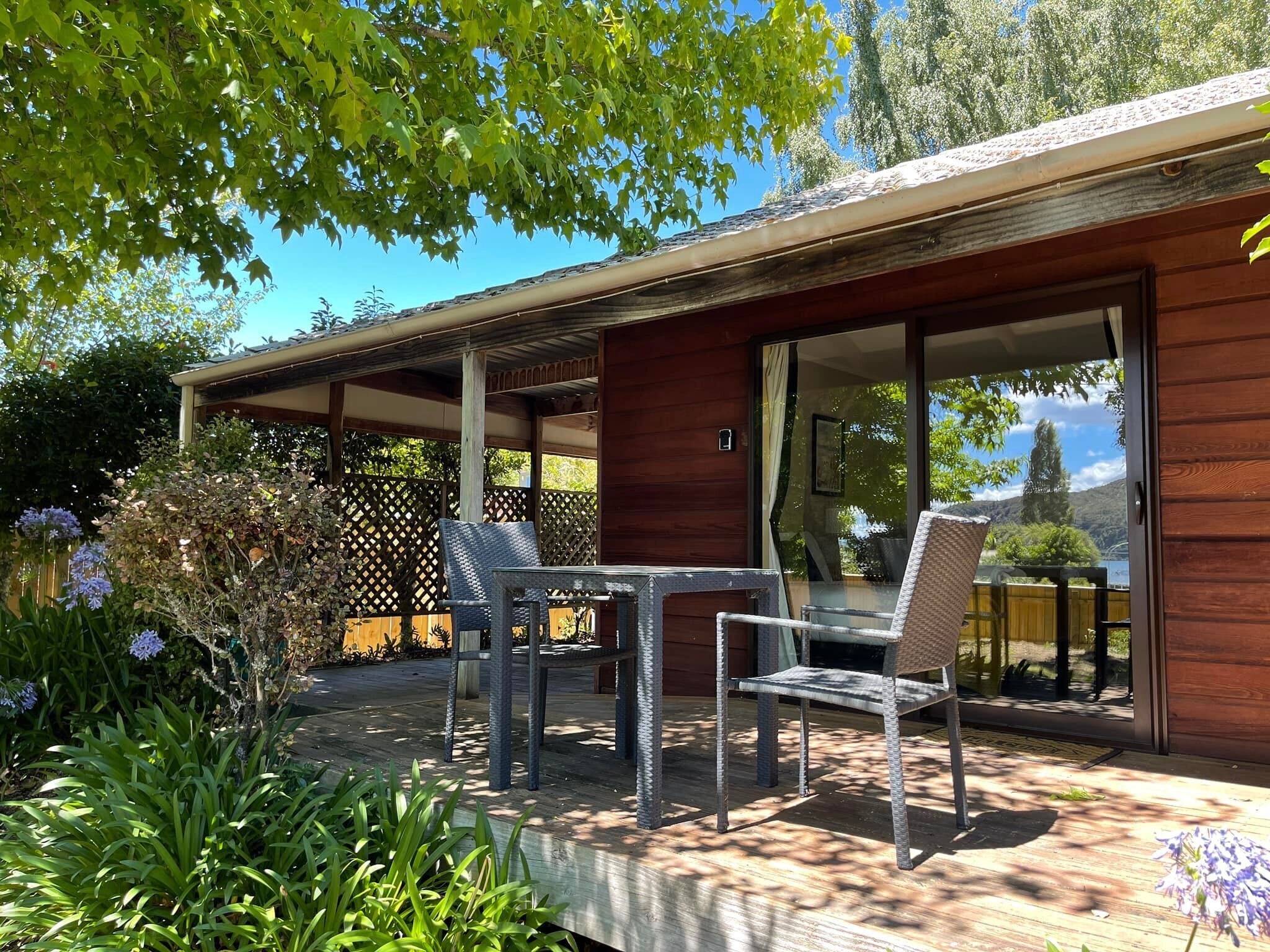 Motuoapa Bay Chalets