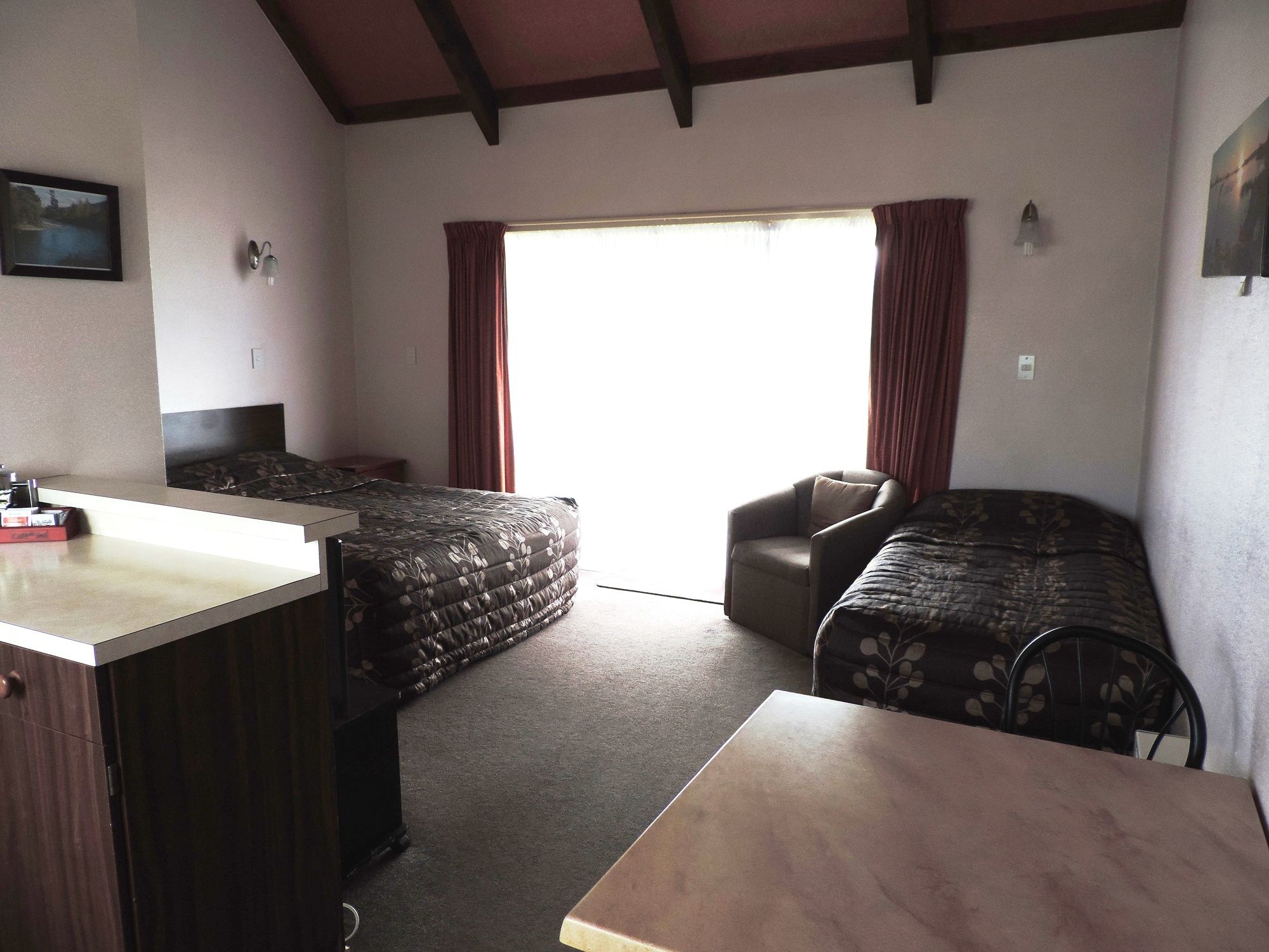 Settlers Motel