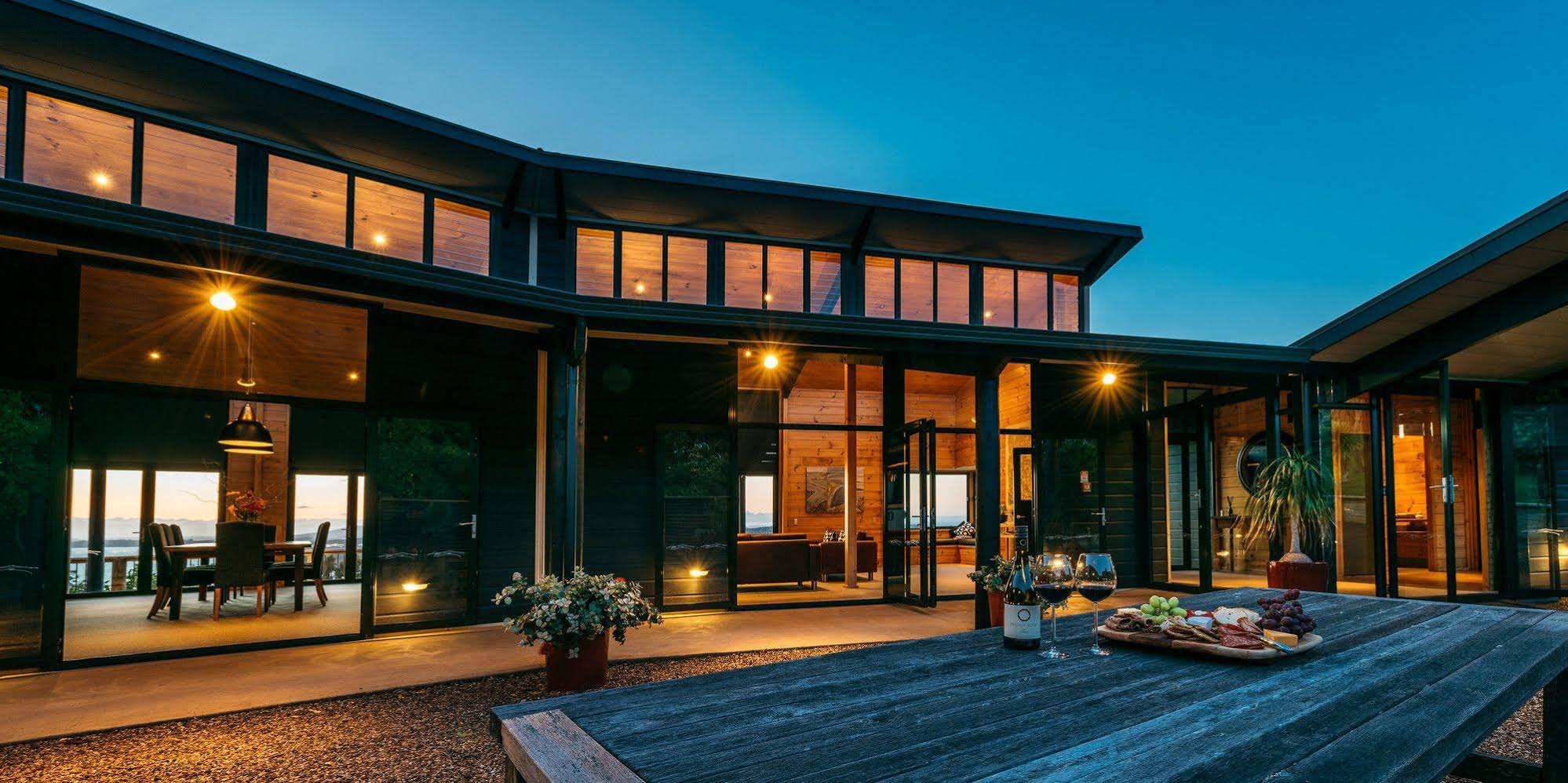 Te Whau Lodge