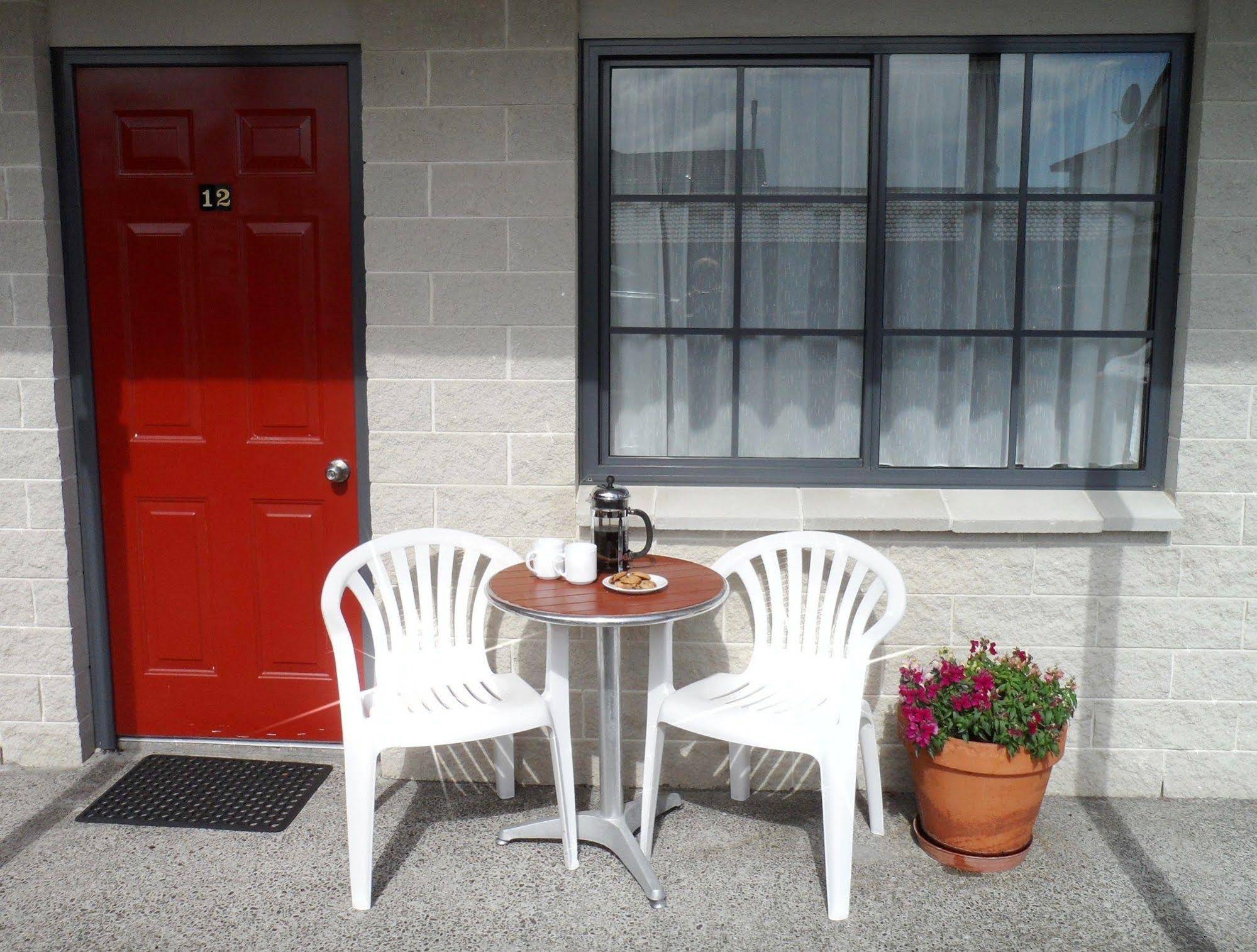 BK's Magnolia Motor Lodge