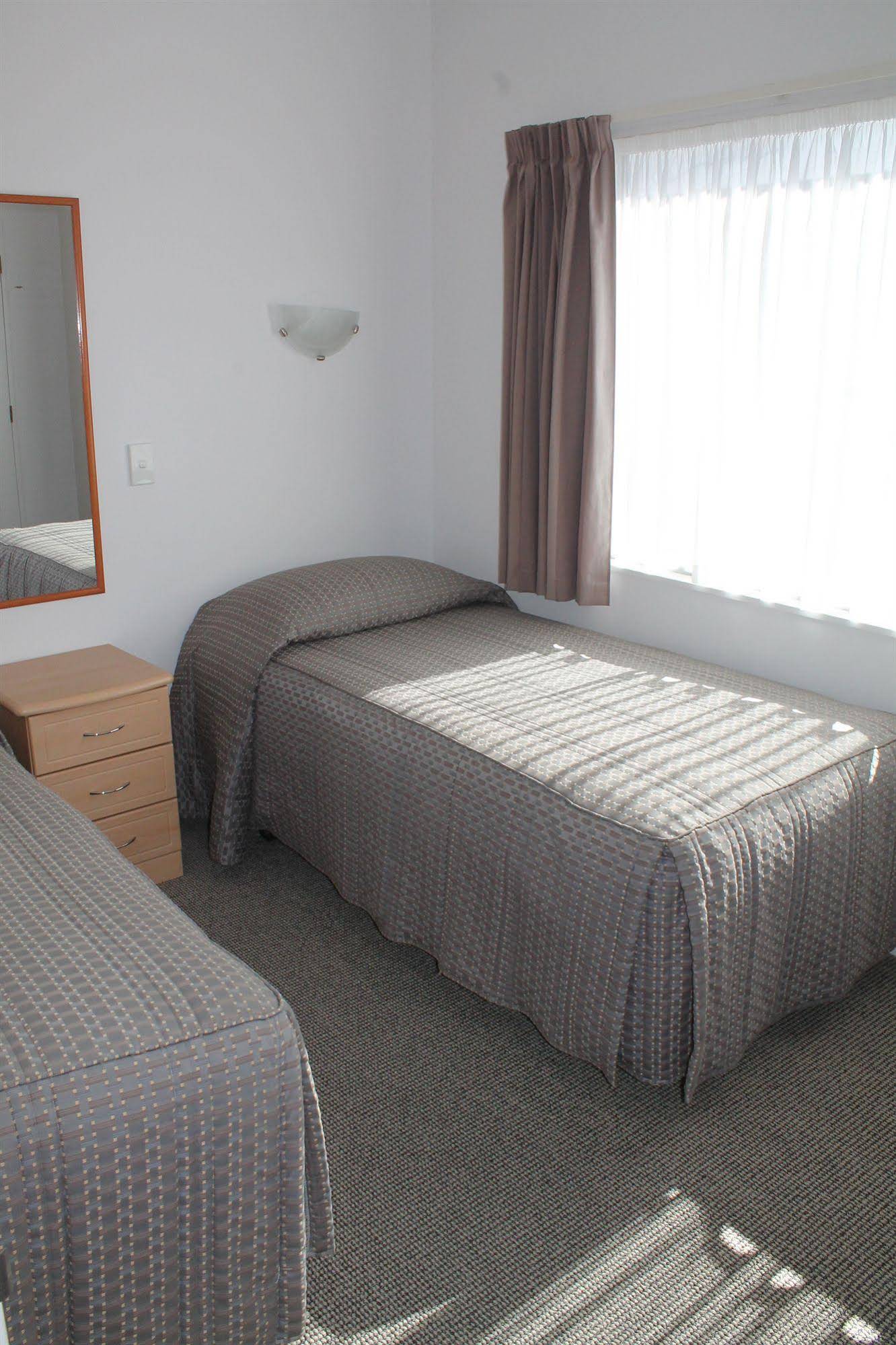 Riverview Motel