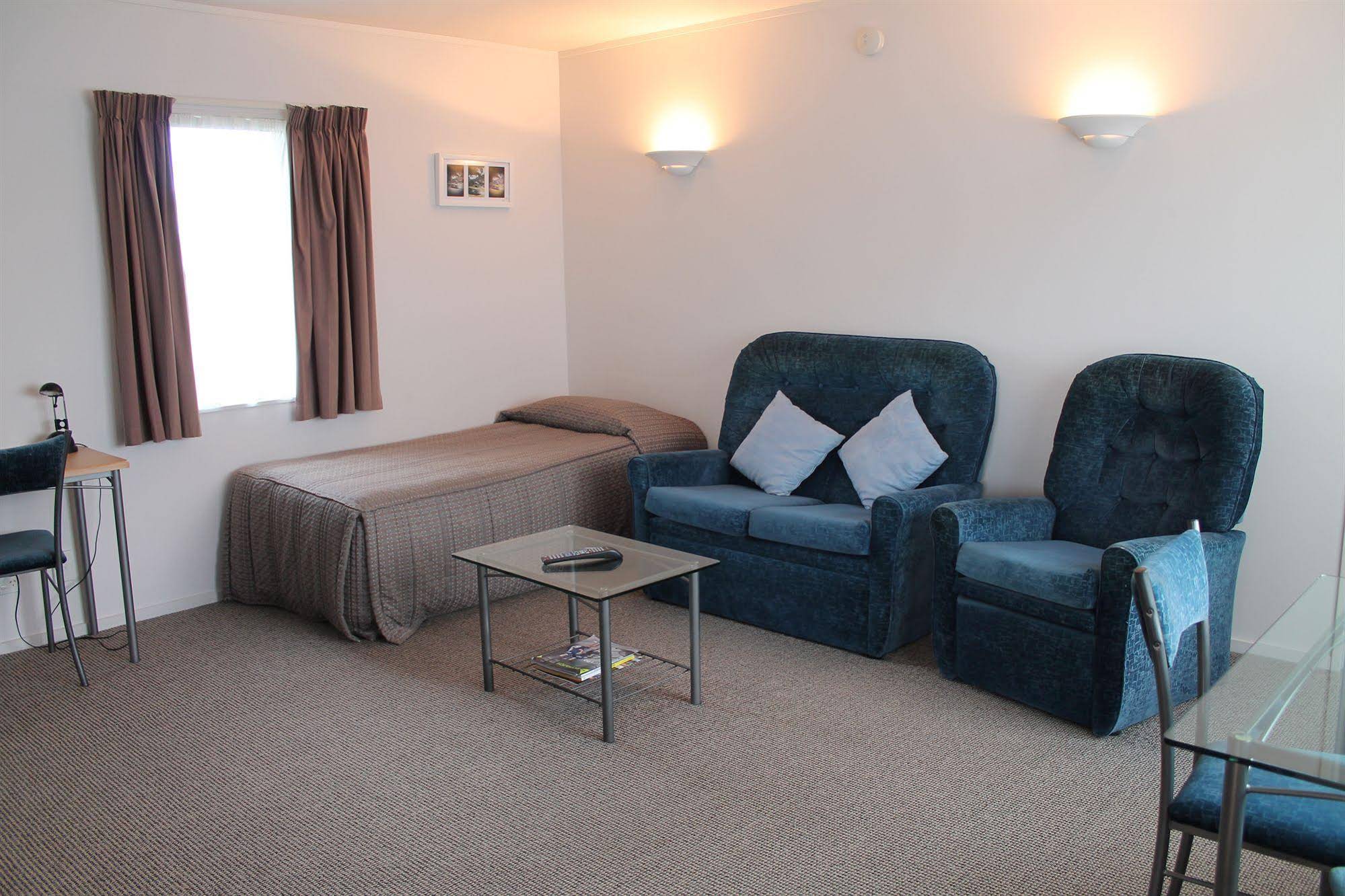 Riverview Motel