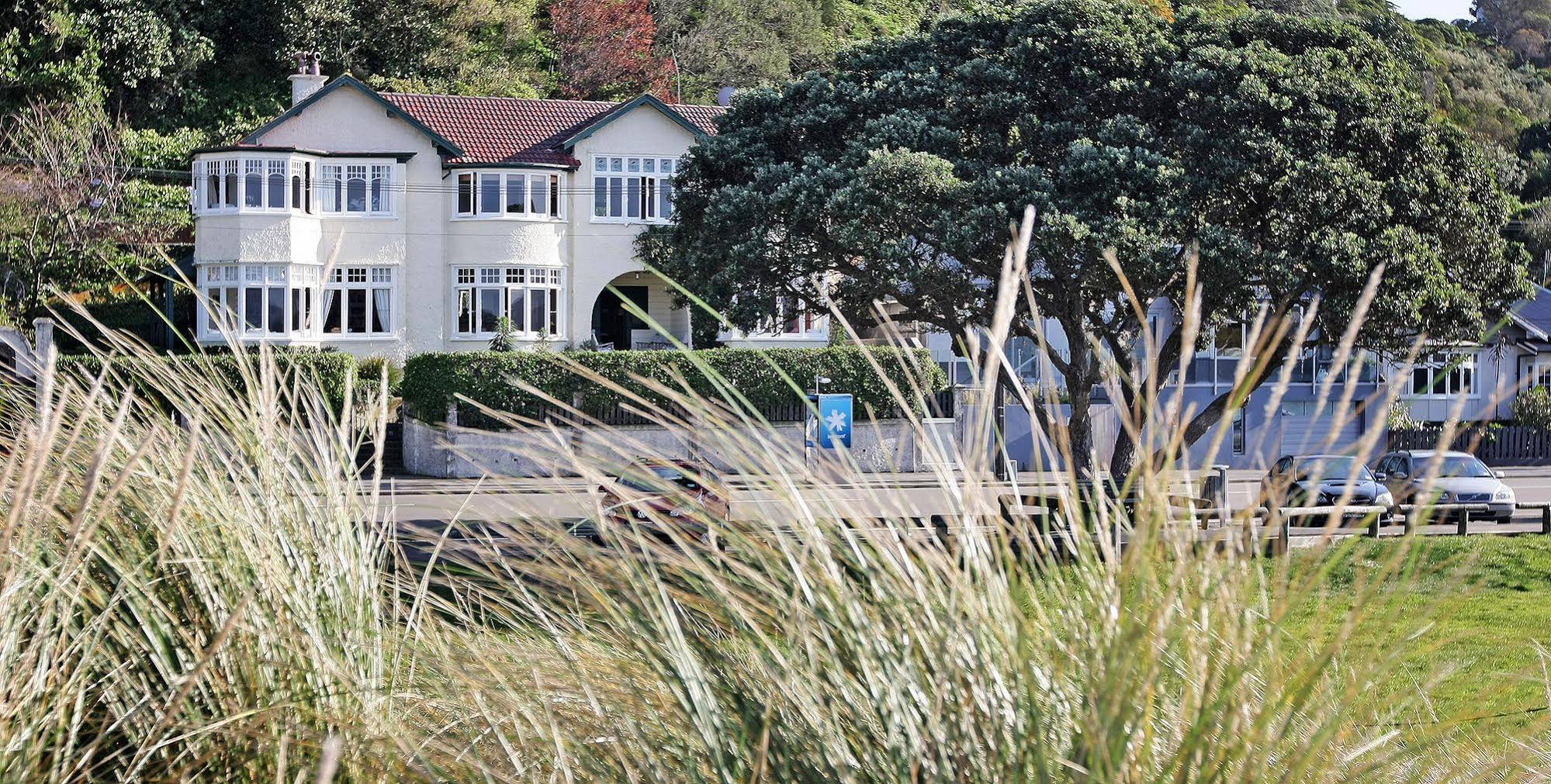 Beachfront Wellington Bed & Breakfast