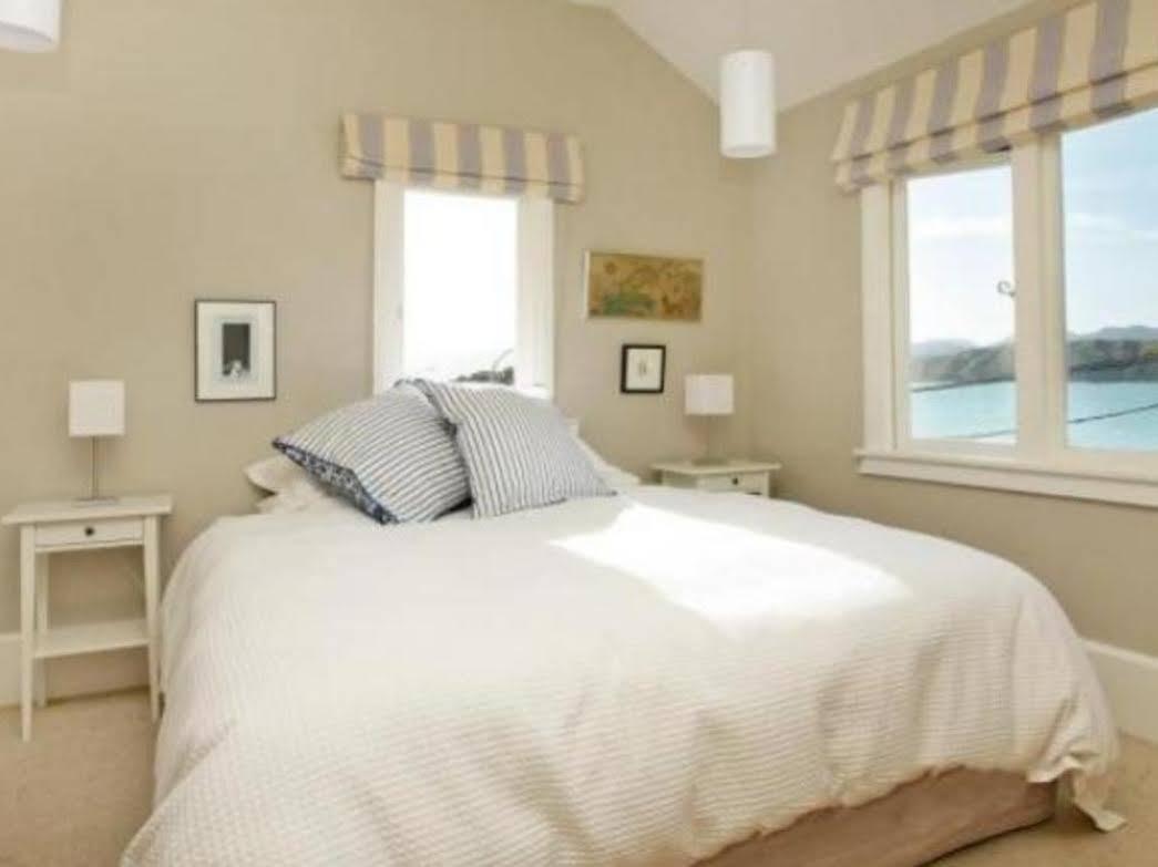 Beachfront Wellington Bed & Breakfast